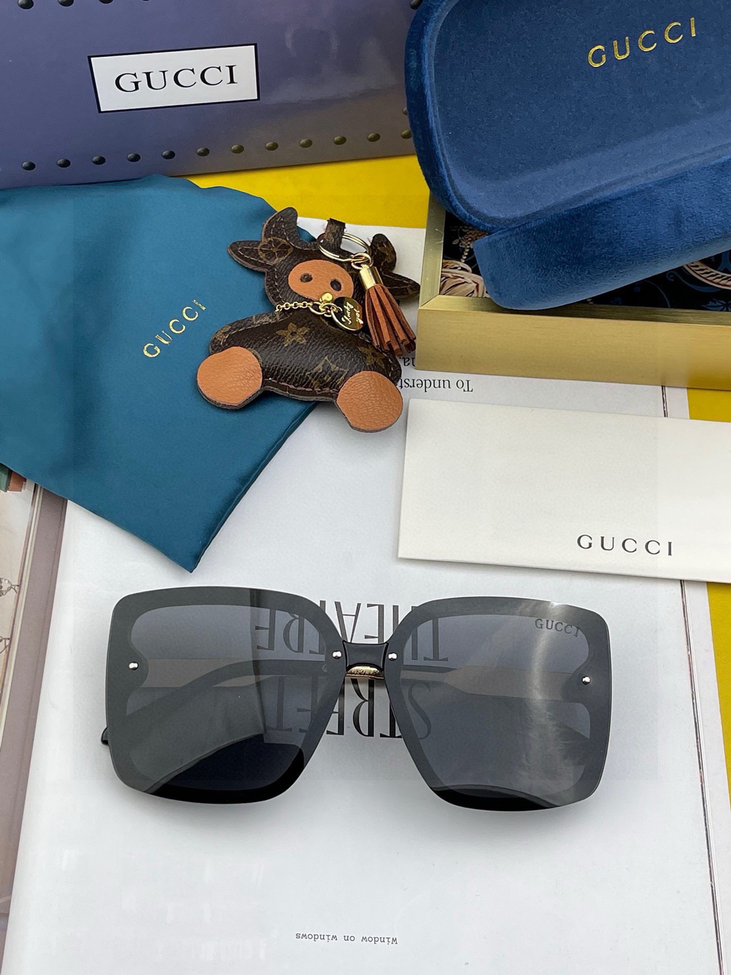   【TR偏光系列】Gucci   经典的方框设计，不挑脸型，无论搭配大衣还是连衣裙都非常显气质偏光镜片