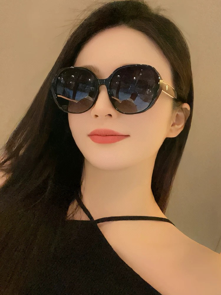  【CHANEL】香奈儿 2025新款山茶花潮流爆款 时尚圆框高清偏光太阳镜 佩戴舒适 网红潮款墨镜  