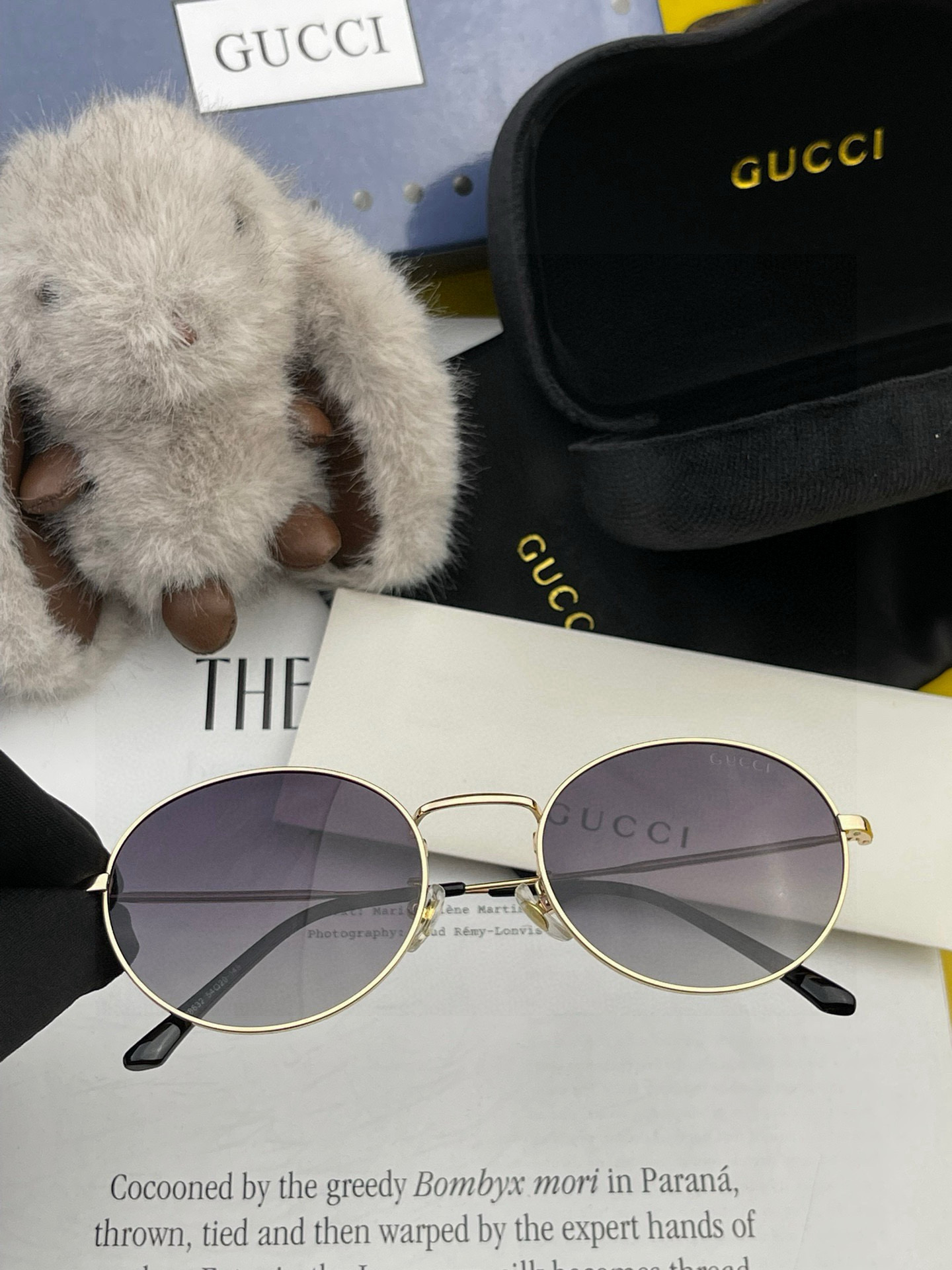   Gucci 。  高品质男女款墨镜   👍 进口宝丽来偏光镜片  。 开车钓鱼都可 。百搭显瘦墨镜韩
