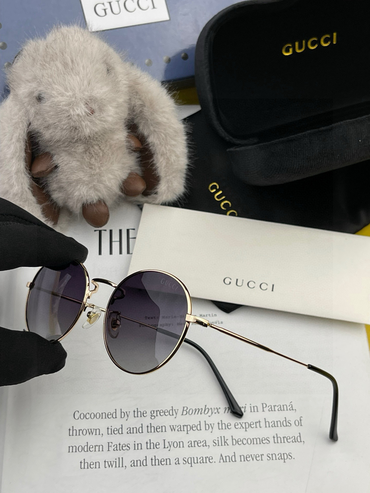   Gucci 。  高品质男女款墨镜   👍 进口宝丽来偏光镜片  。 开车钓鱼都可 。百搭显瘦墨镜韩