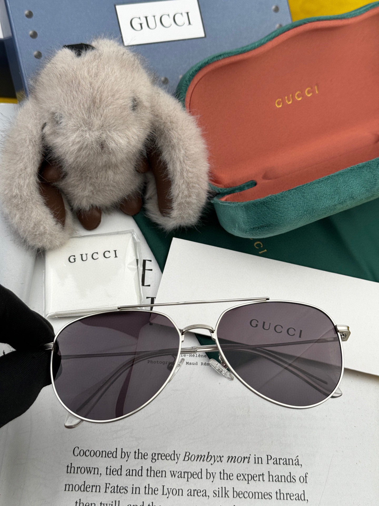   Gucci 。  高品质男女款墨镜   👍 进口宝丽来偏光镜片  。蛤蟆镜 开车钓鱼都可 。百搭显瘦