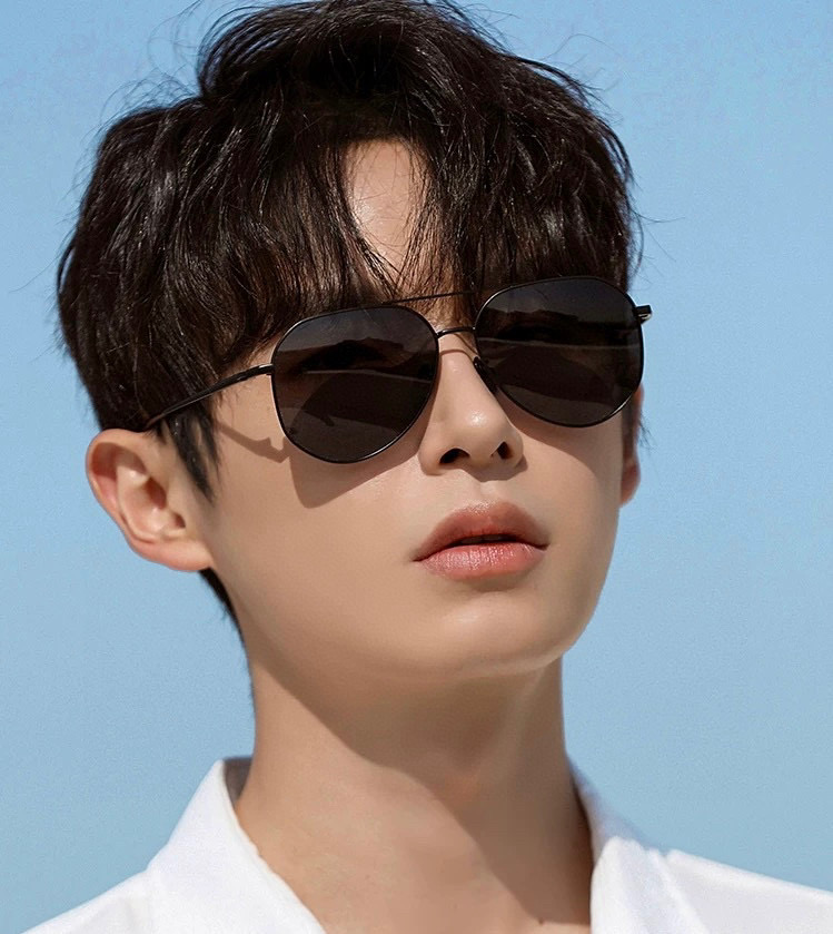   Gucci 。  高品质男女款墨镜   👍 进口宝丽来偏光镜片  。蛤蟆镜 开车钓鱼都可 。百搭显瘦