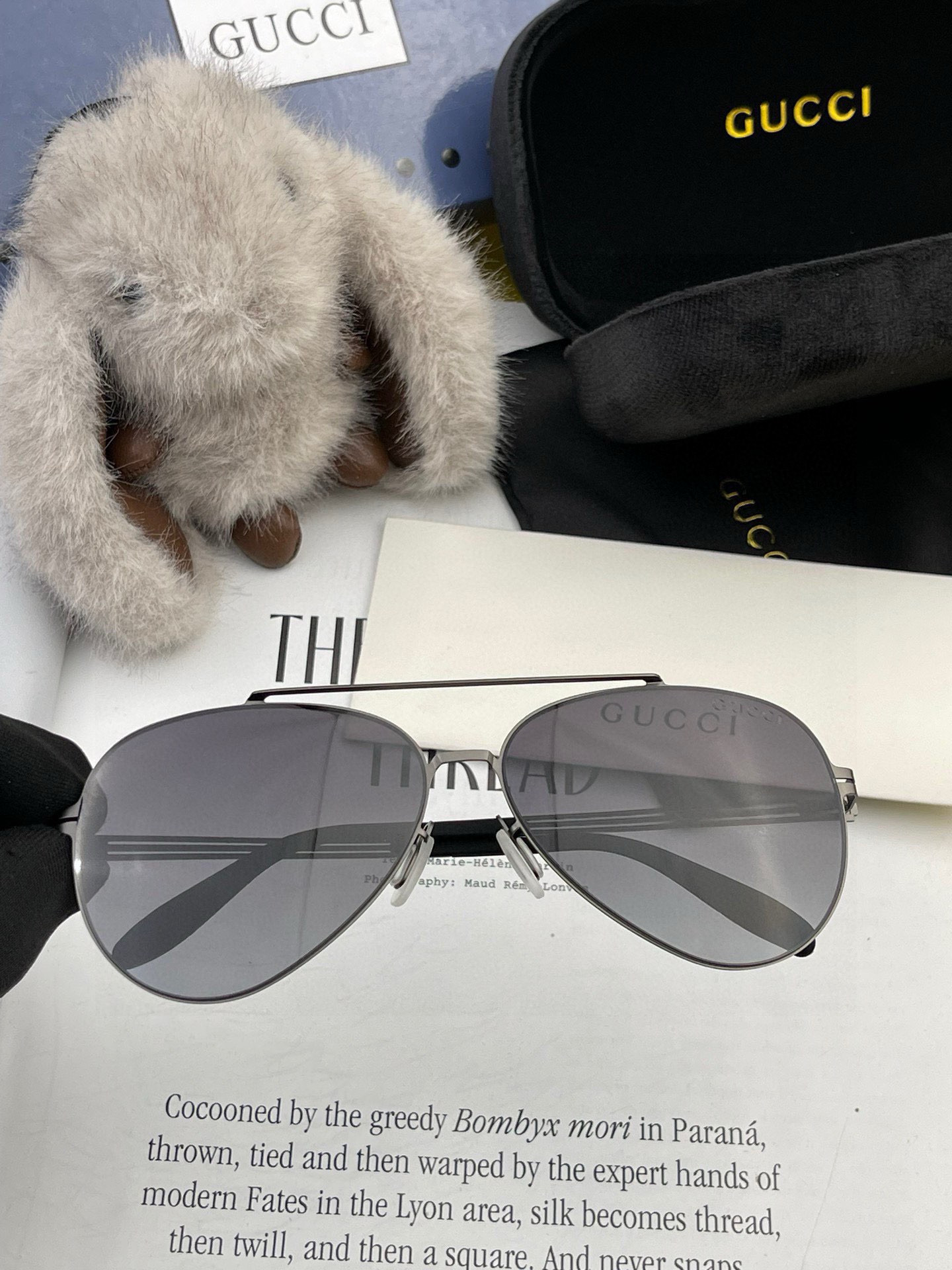        GUCCI 男款炫彩飞行员偏光太阳镜 ❤️材质：高清尼龙加厚卡槽高清偏光镜片 🌹无边框镜架