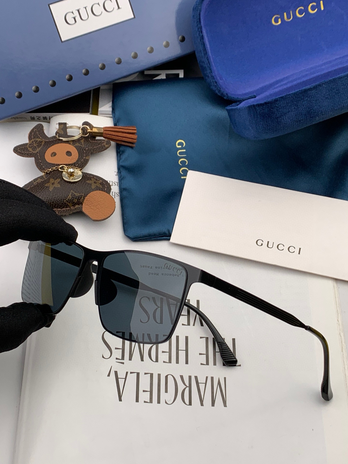        GUCCI 男款炫彩飞行员偏光太阳镜 ❤️材质：高清尼龙加厚卡槽高清偏光镜片 🌹无边框镜架