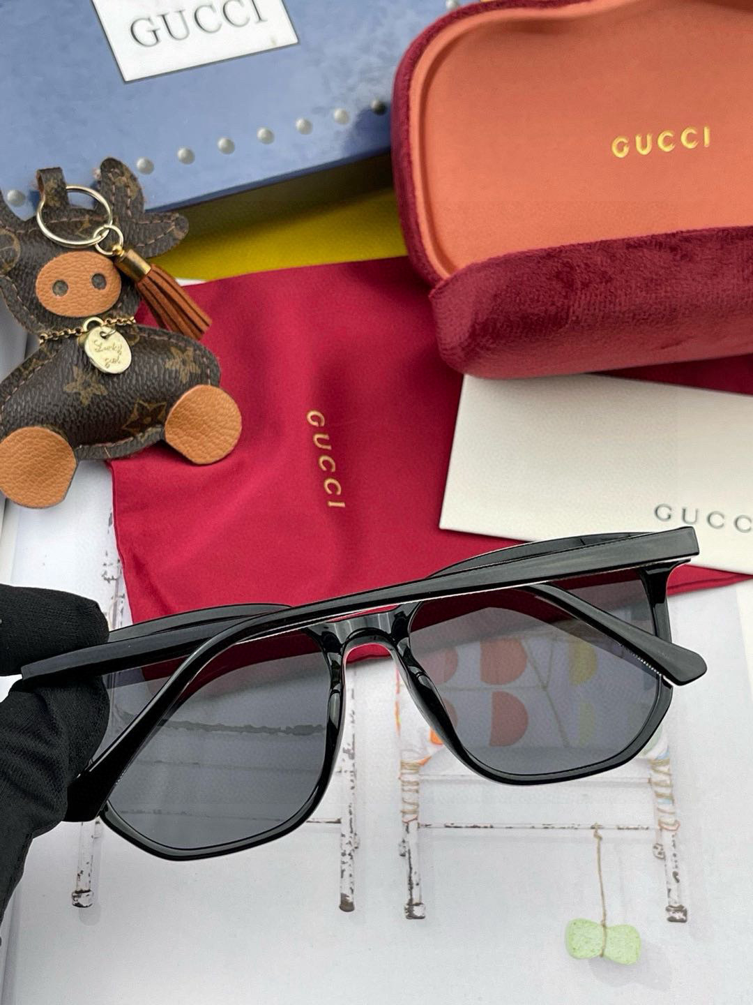  🔺GUCCI🔻古驰 GG方框太阳镜 完美品质 🎓独特设计  适合各种脸型 亮相时装周 超时尚百搭 实物