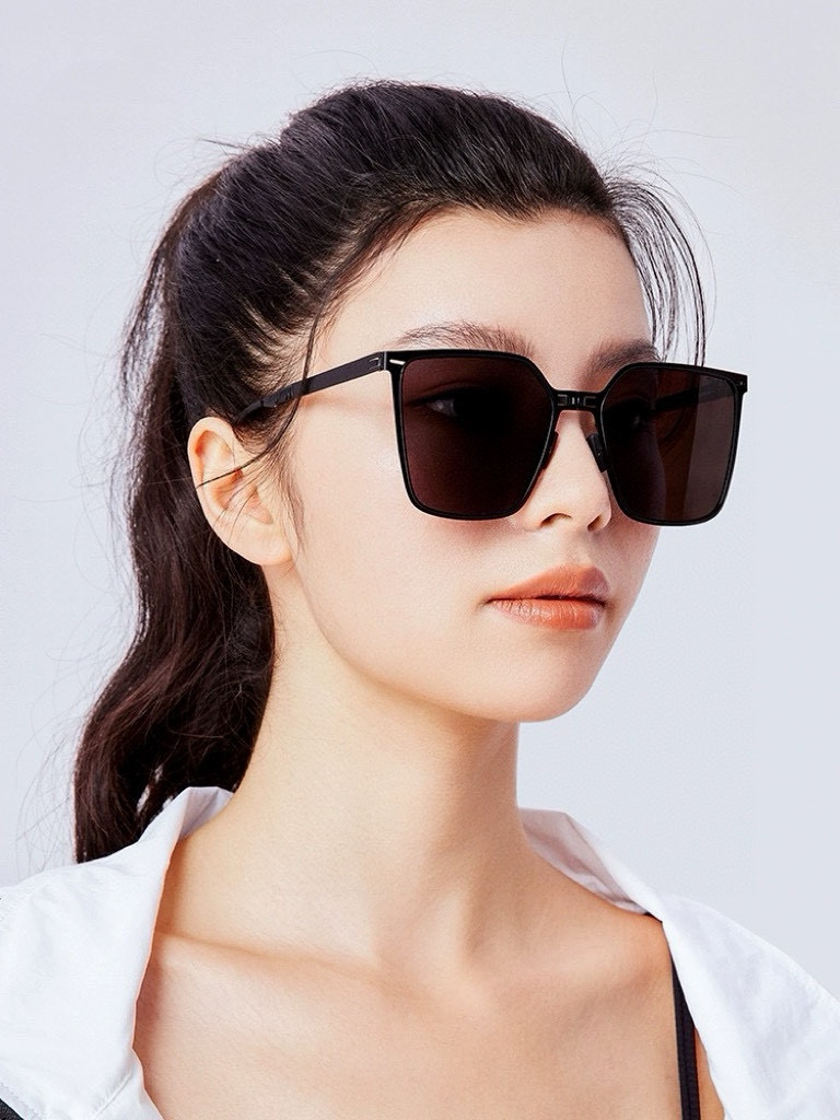         GUCCI 炫彩飞行员偏光太阳镜 ❤️材质：高清尼龙加厚卡槽高清偏光镜片 🌹折叠镜框 更