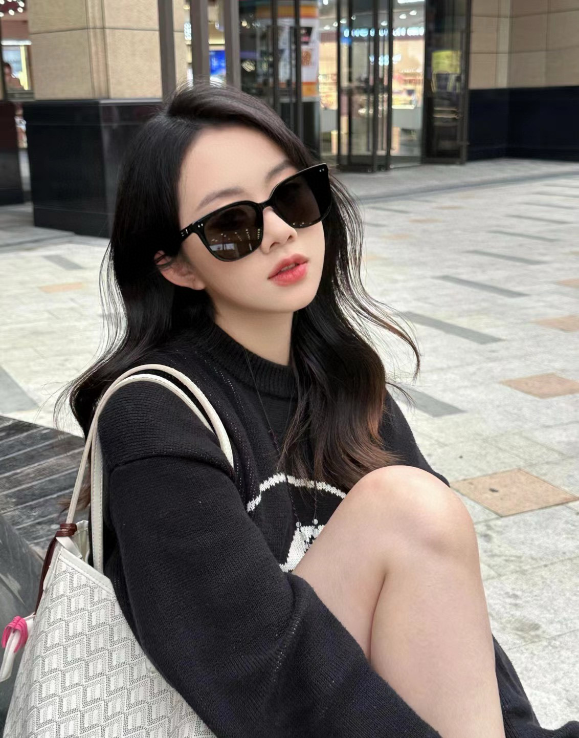  GUCCI2025开春新款一体镜 小框太阳镜男女同款 😎 
爆款大框尼龙太阳镜 超逼格超酷 
镜腿品牌