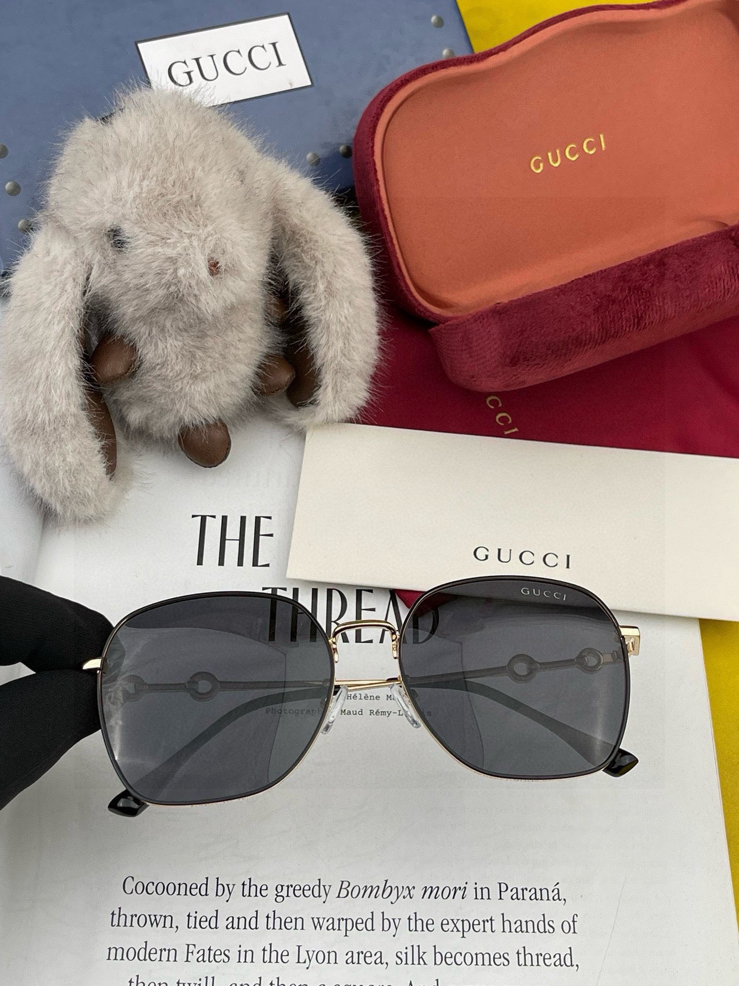  GUCCI  2025开春新款 马鞍扣镜腿系列墨镜，优雅方框太阳镜各路网红纷纷带起气场满分‼️ 俏皮甜