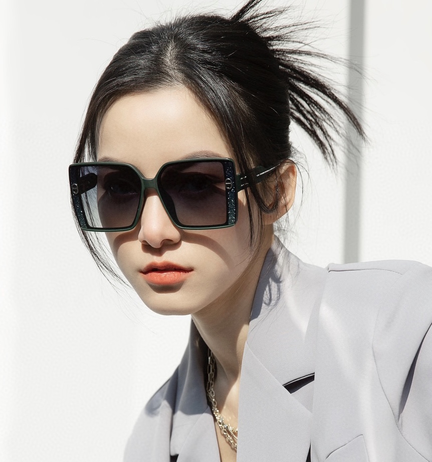 【DIOR-迪奥】开春新款 潮流爆款 时尚方框偏光太阳镜 高品质 佩戴舒适 网红潮款墨镜 型号 CD09