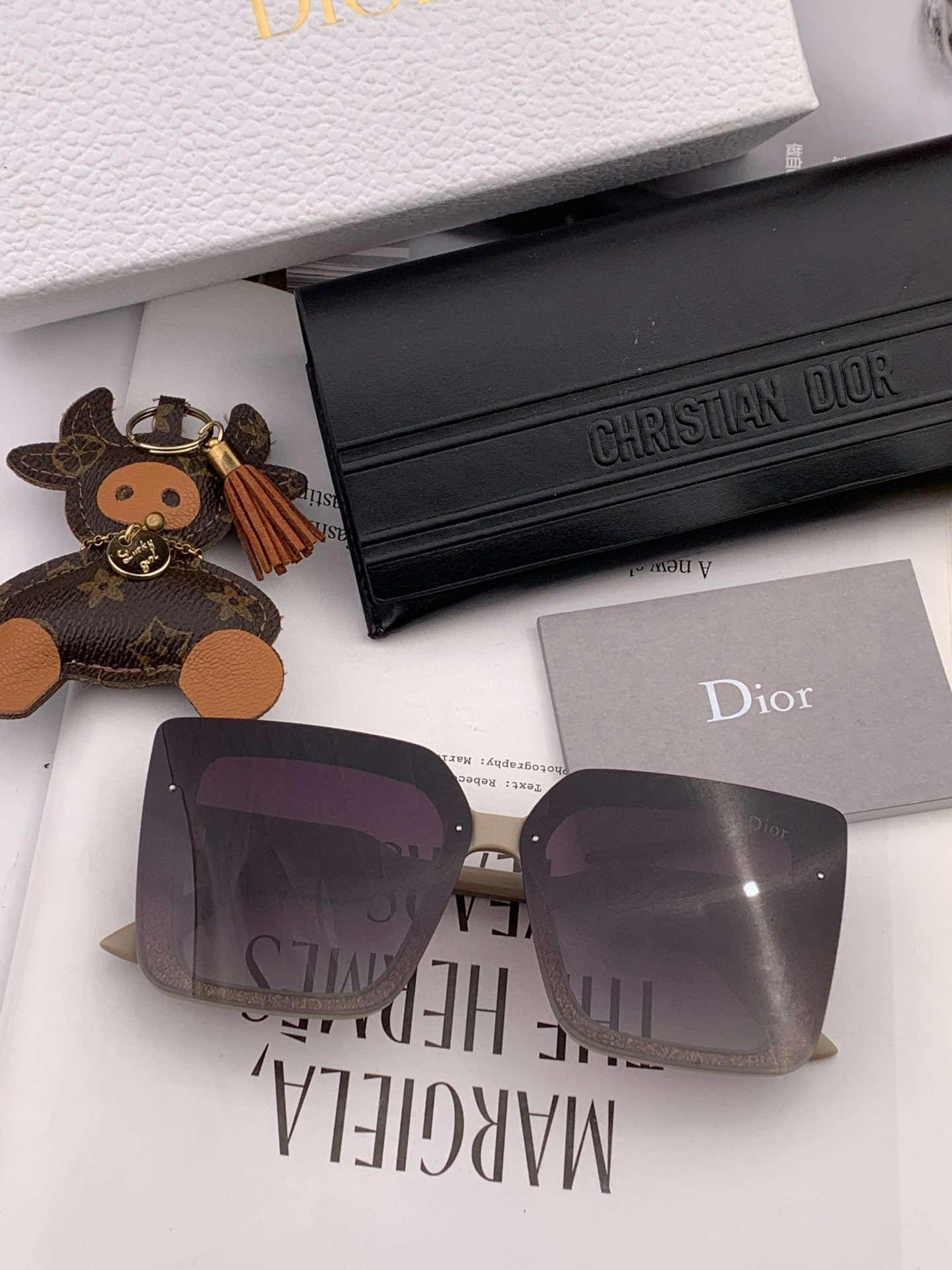  🔺 【DIOR-迪奥】2025开春新款 潮流爆款 时尚方框偏光太阳镜 高品质 佩戴舒适 网红潮款墨镜 