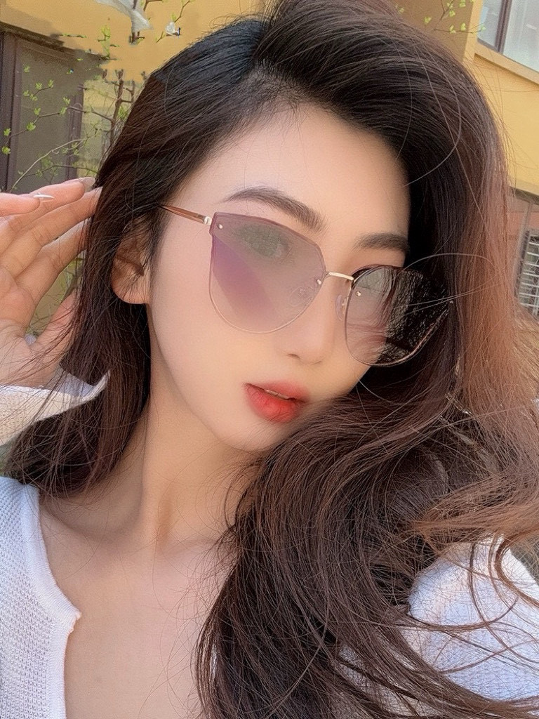  GUCCI 2025开春新款 最新款无框太阳镜 各路网红纷纷带起气场满分‼️ 俏皮甜美.上脸效果更佳