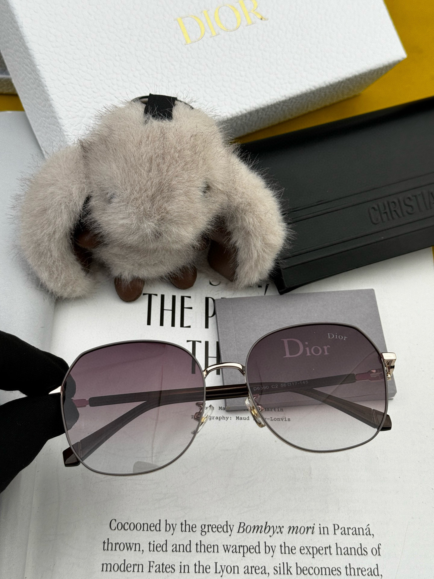   【DIOR】2025新款潮流爆款 时尚方框太阳镜 佩戴舒适 网红潮款墨镜  女士高清加厚偏光太阳镜🕶