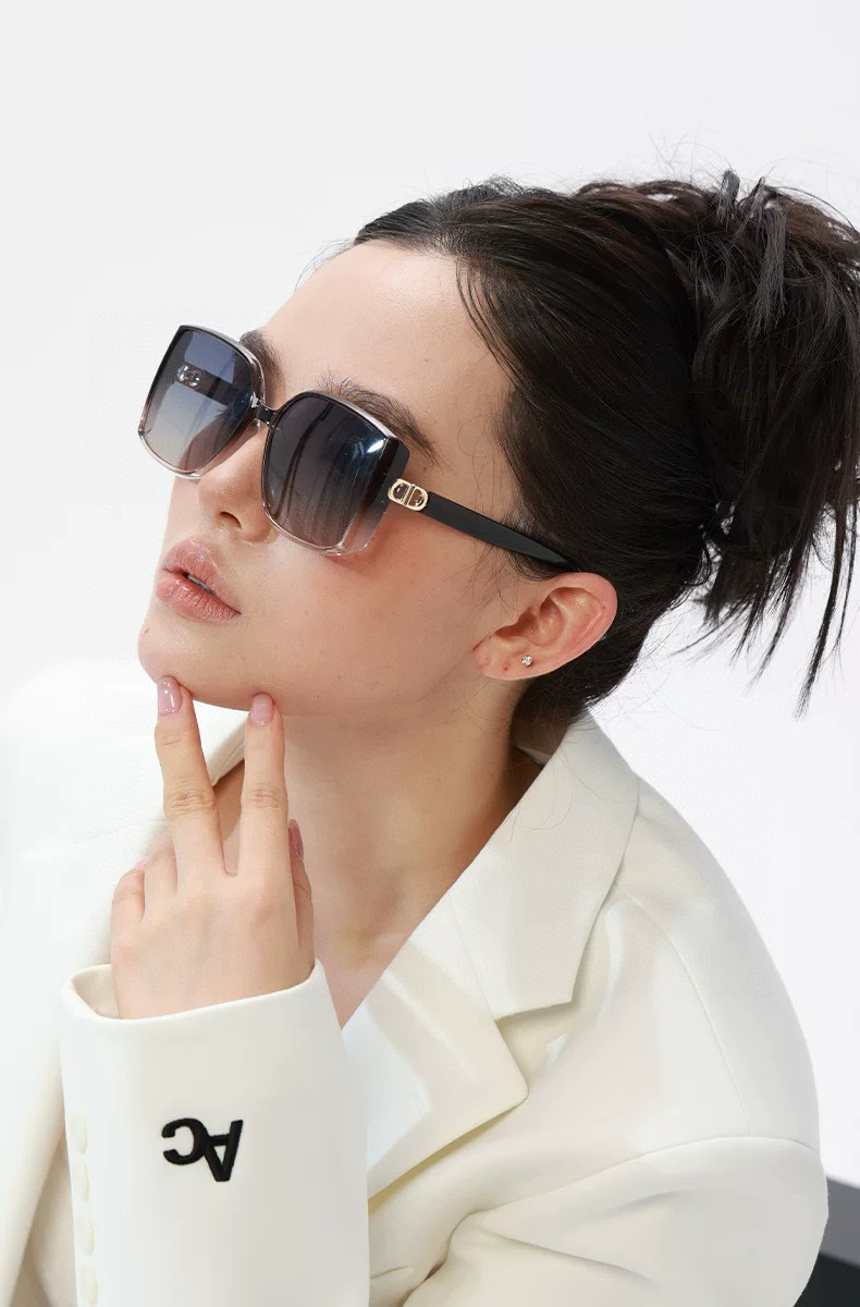   【DIOR】2025新款潮流爆款 时尚方框太阳镜 佩戴舒适 网红潮款墨镜  女士高清加厚偏光太阳镜🕶