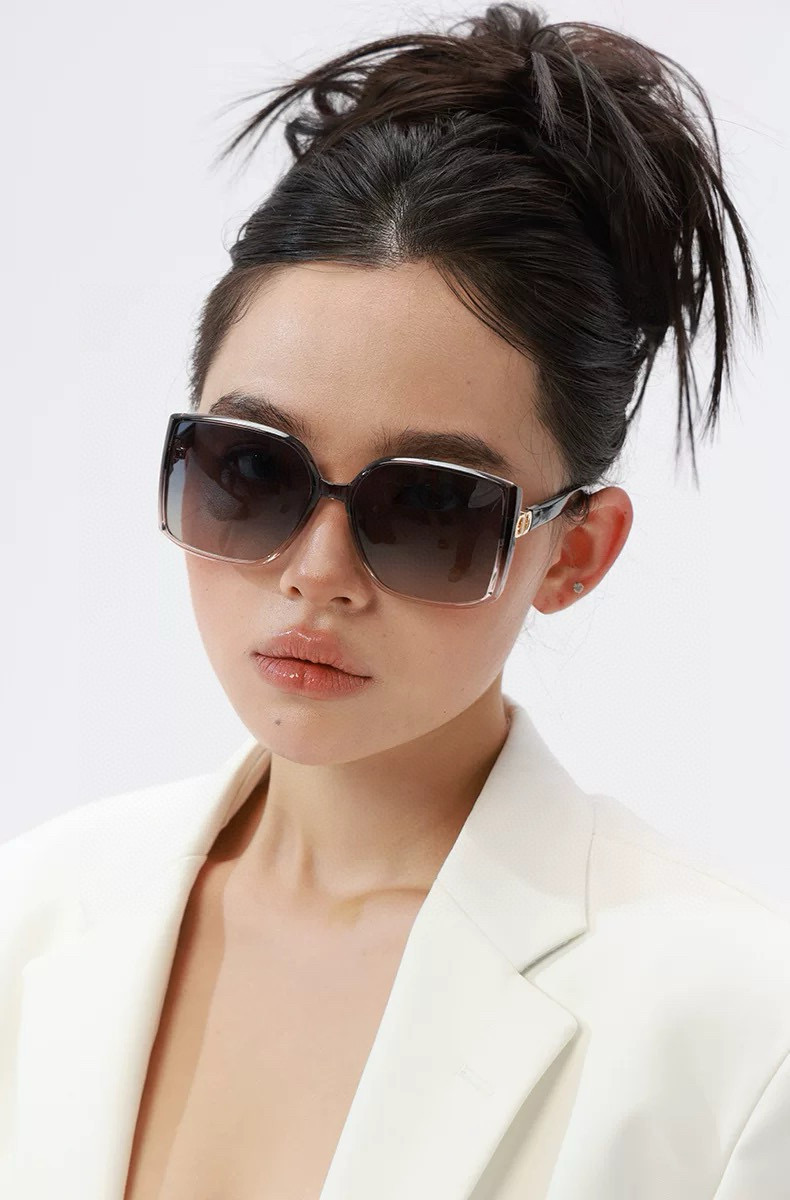   【DIOR】2025新款潮流爆款 时尚方框太阳镜 佩戴舒适 网红潮款墨镜  女士高清加厚偏光太阳镜🕶