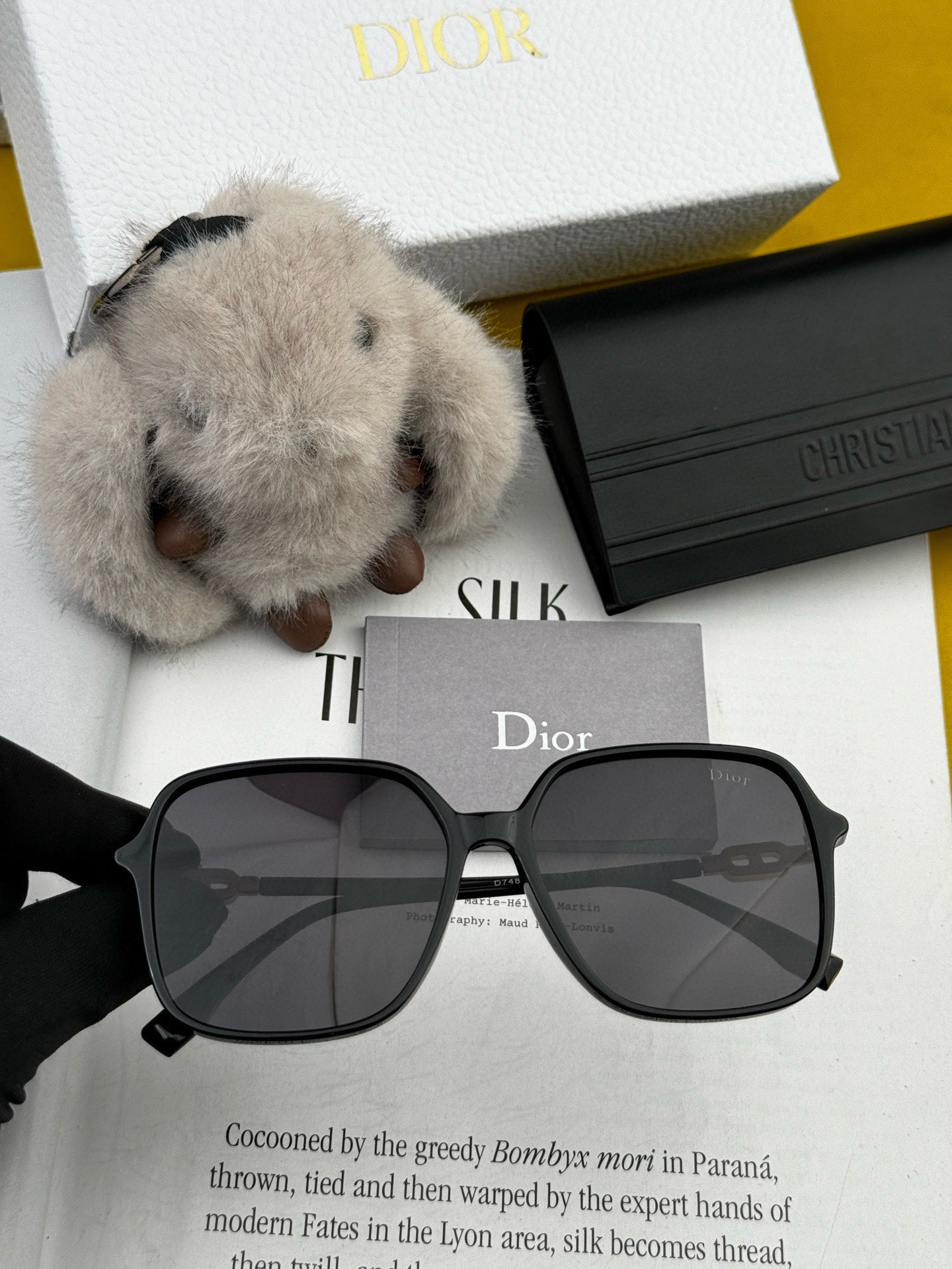   🔺 【DIOR】2025开春新款 潮流爆款 时尚圆框偏光太阳镜 高品质 佩戴舒适 网红潮款墨镜 女士