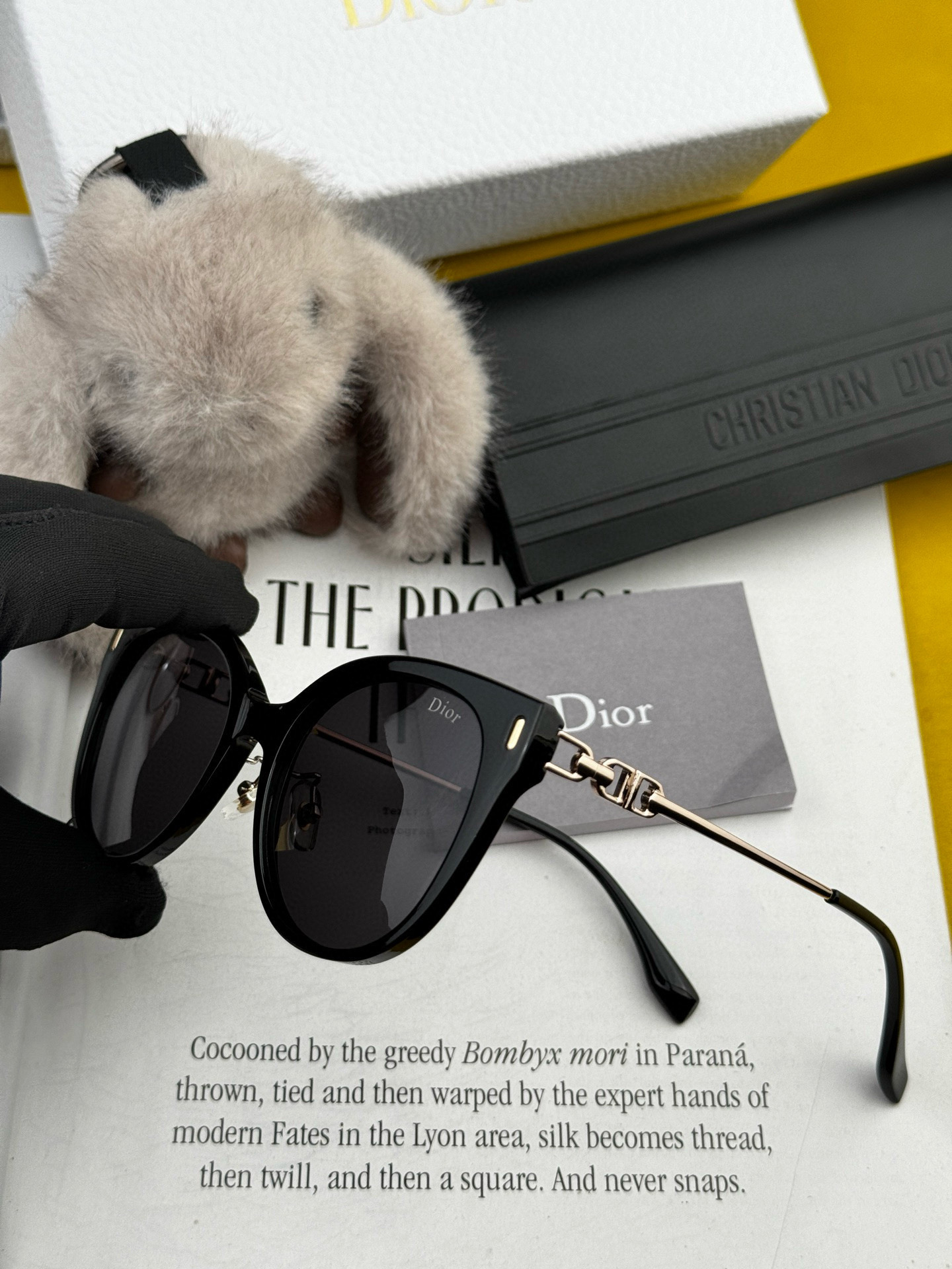   🔺 【DIOR-迪奥】2025开春新款 潮流爆款 时尚圆框偏光太阳镜 高品质 佩戴舒适 网红潮款墨镜
