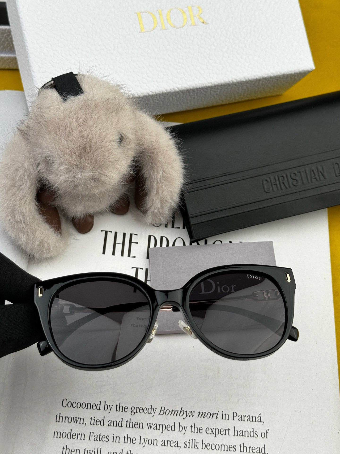   🔺 【DIOR-迪奥】2025开春新款 潮流爆款 时尚圆框偏光太阳镜 高品质 佩戴舒适 网红潮款墨镜