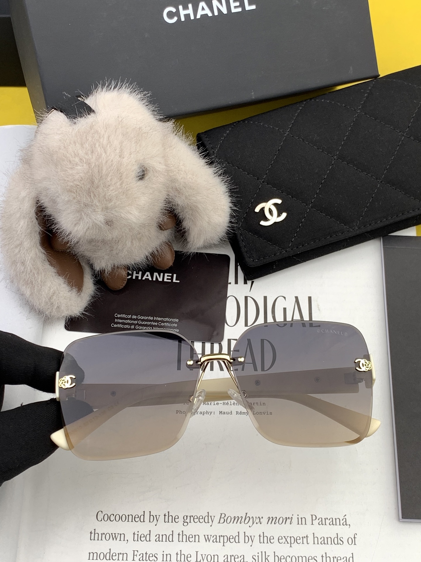   新品CHANEL 香奈儿太阳镜以独特魅力和前卫风格诠释春夏最新眼镜，质感超好佩带舒适 型号：CH45