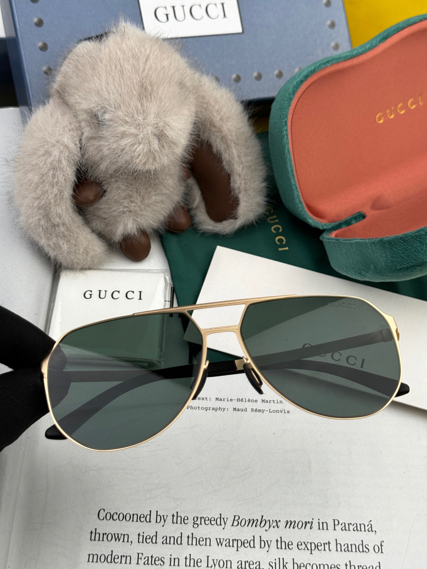       GUCCI 男款炫彩飞行员偏光太阳镜 ❤️材质：高清尼龙加厚卡槽高清偏光镜片 🌹无边框镜架