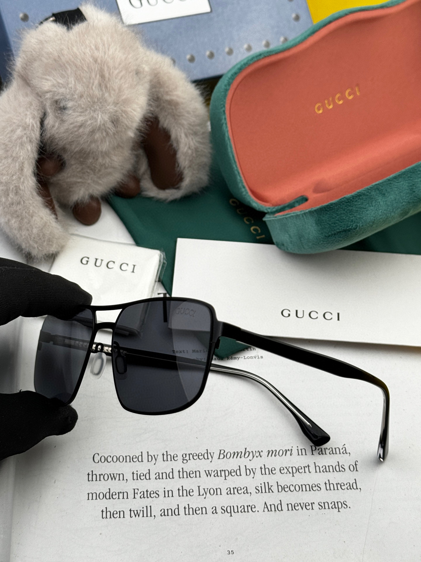        GUCCI 男款炫彩飞行员偏光太阳镜 ❤️材质：高清尼龙加厚卡槽高清偏光镜片 🌹无边框镜架