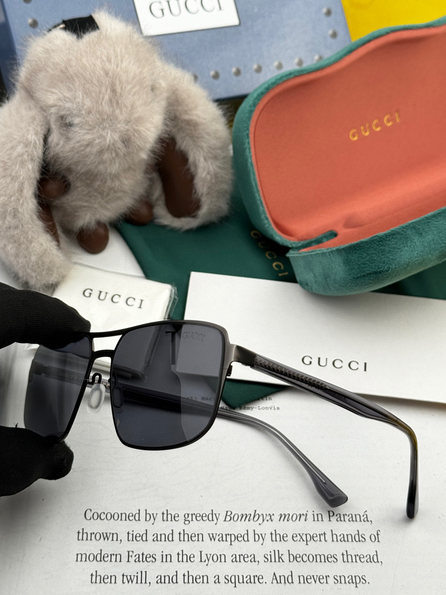        GUCCI 男款炫彩飞行员偏光太阳镜 ❤️材质：高清尼龙加厚卡槽高清偏光镜片 🌹无边框镜架