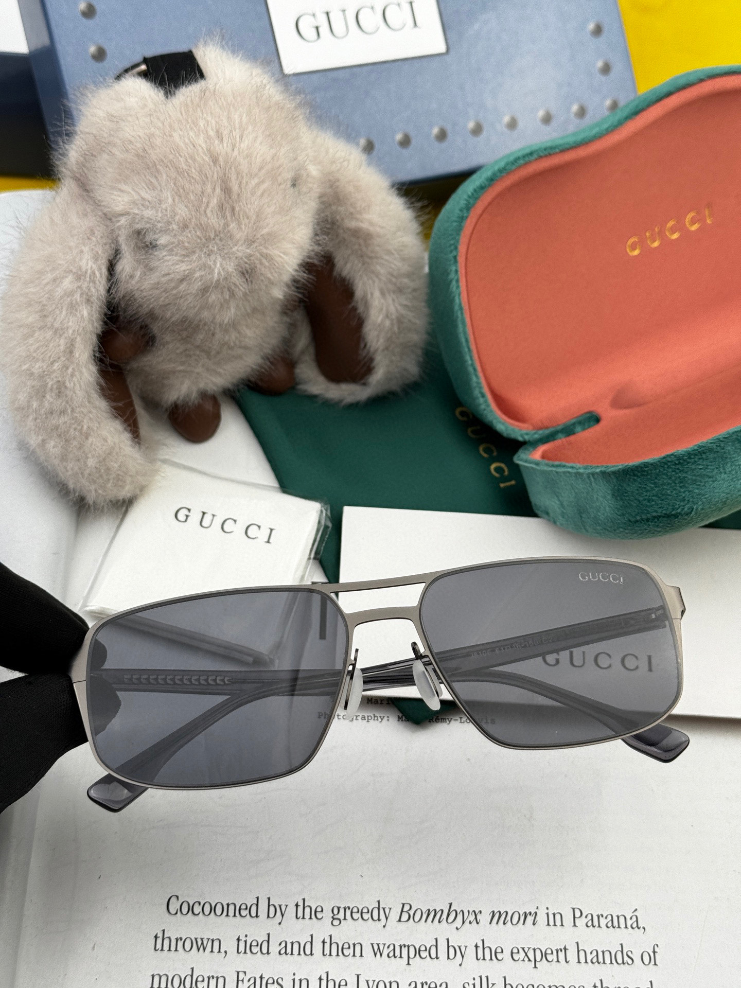        GUCCI 男款炫彩飞行员偏光太阳镜 ❤️材质：高清尼龙加厚卡槽高清偏光镜片 🌹无边框镜架