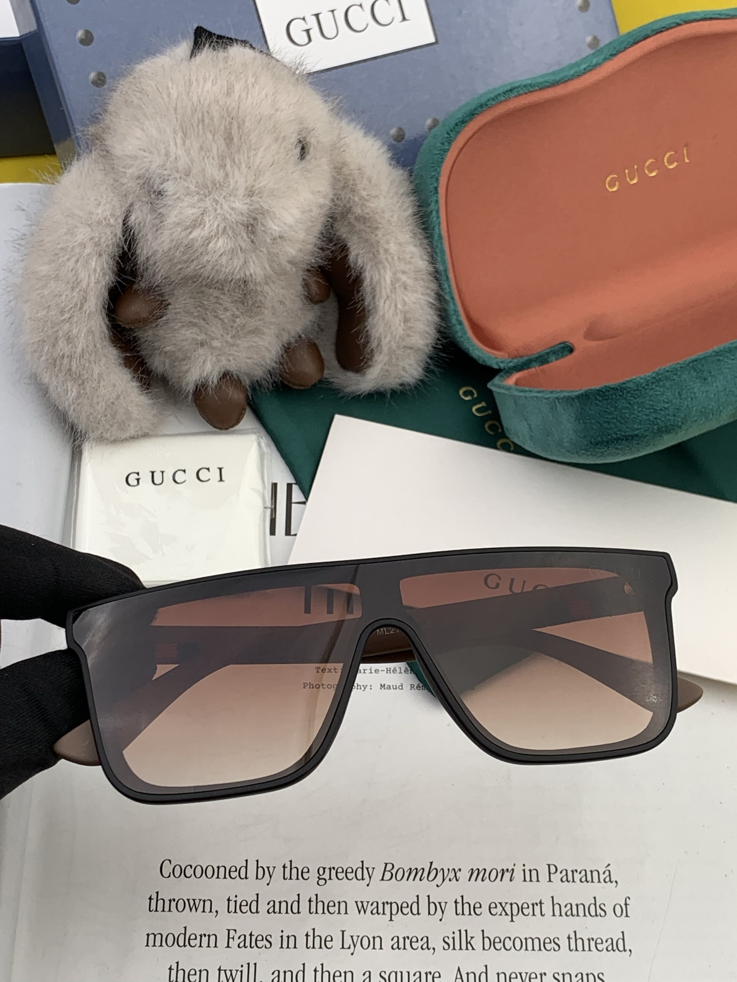   Gucci 。  高品质男女款墨镜   👍  。 开车钓鱼都可 。百搭显瘦墨镜韩版男士飞行员大框司机