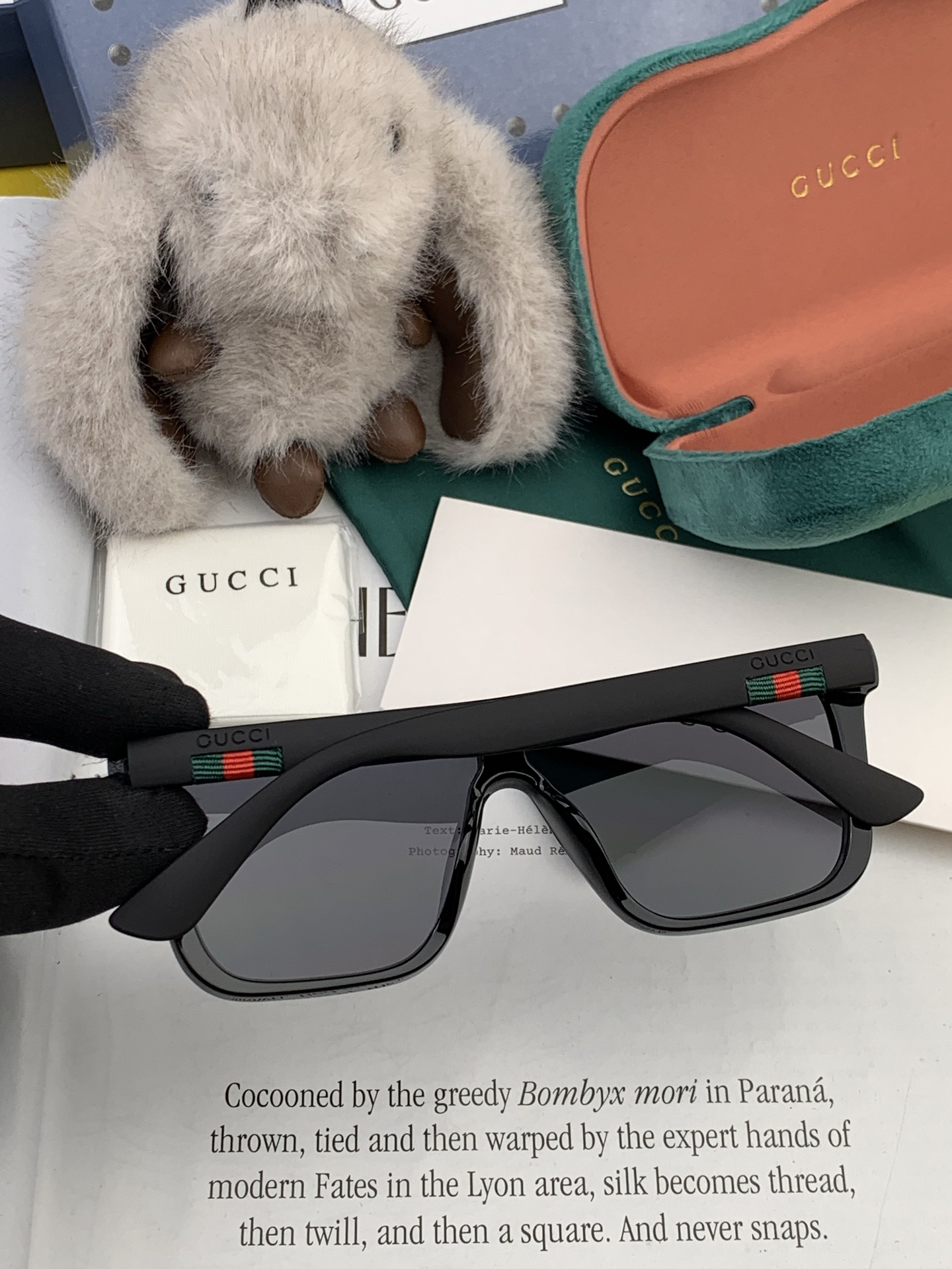   Gucci 。  高品质男女款墨镜   👍  。 开车钓鱼都可 。百搭显瘦墨镜韩版男士飞行员大框司机