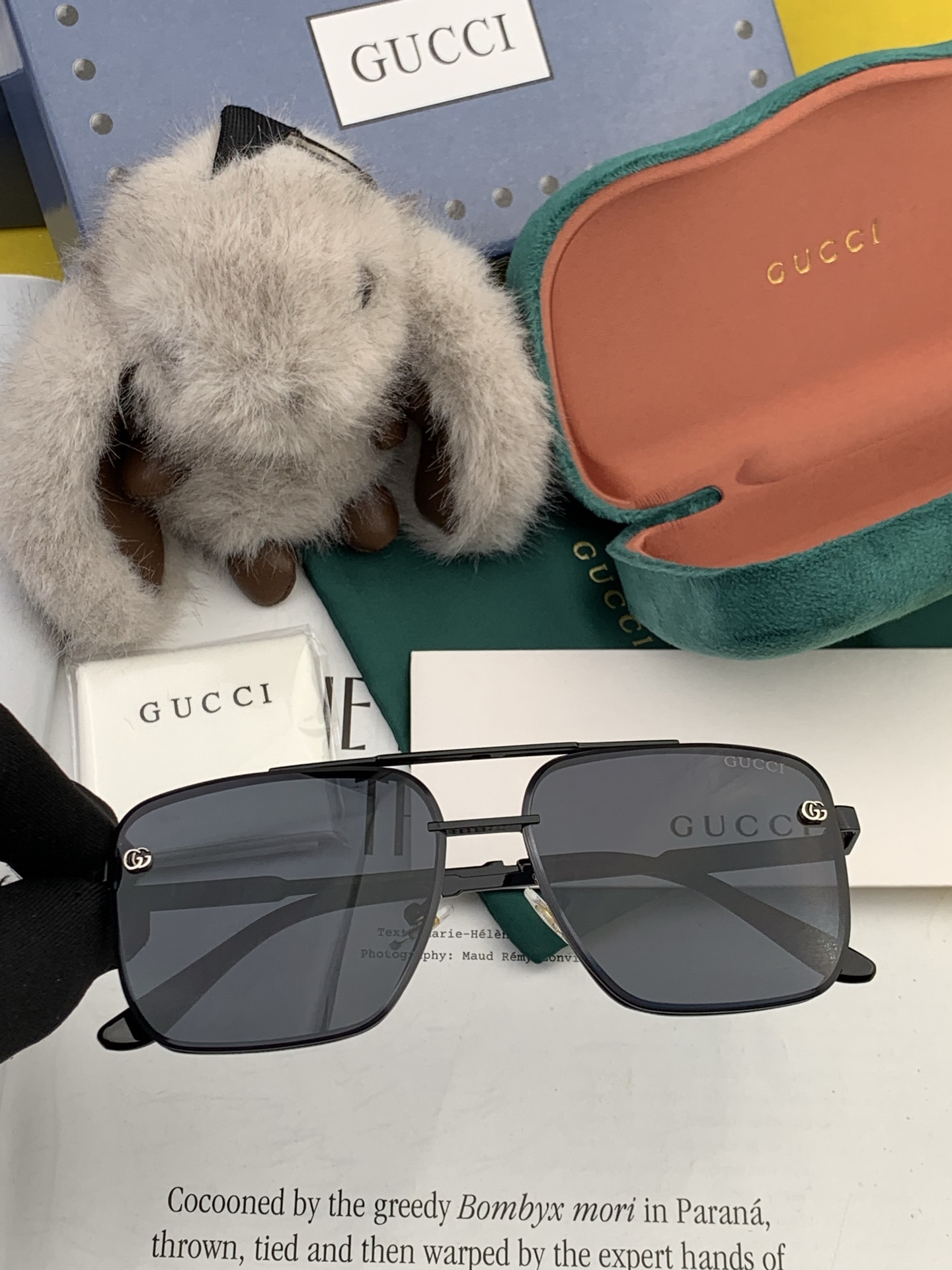   Gucci 。  高品质男女款墨镜   。蛤蟆镜 开车钓鱼都可 。百搭显瘦墨镜韩版男士飞行员大框司机