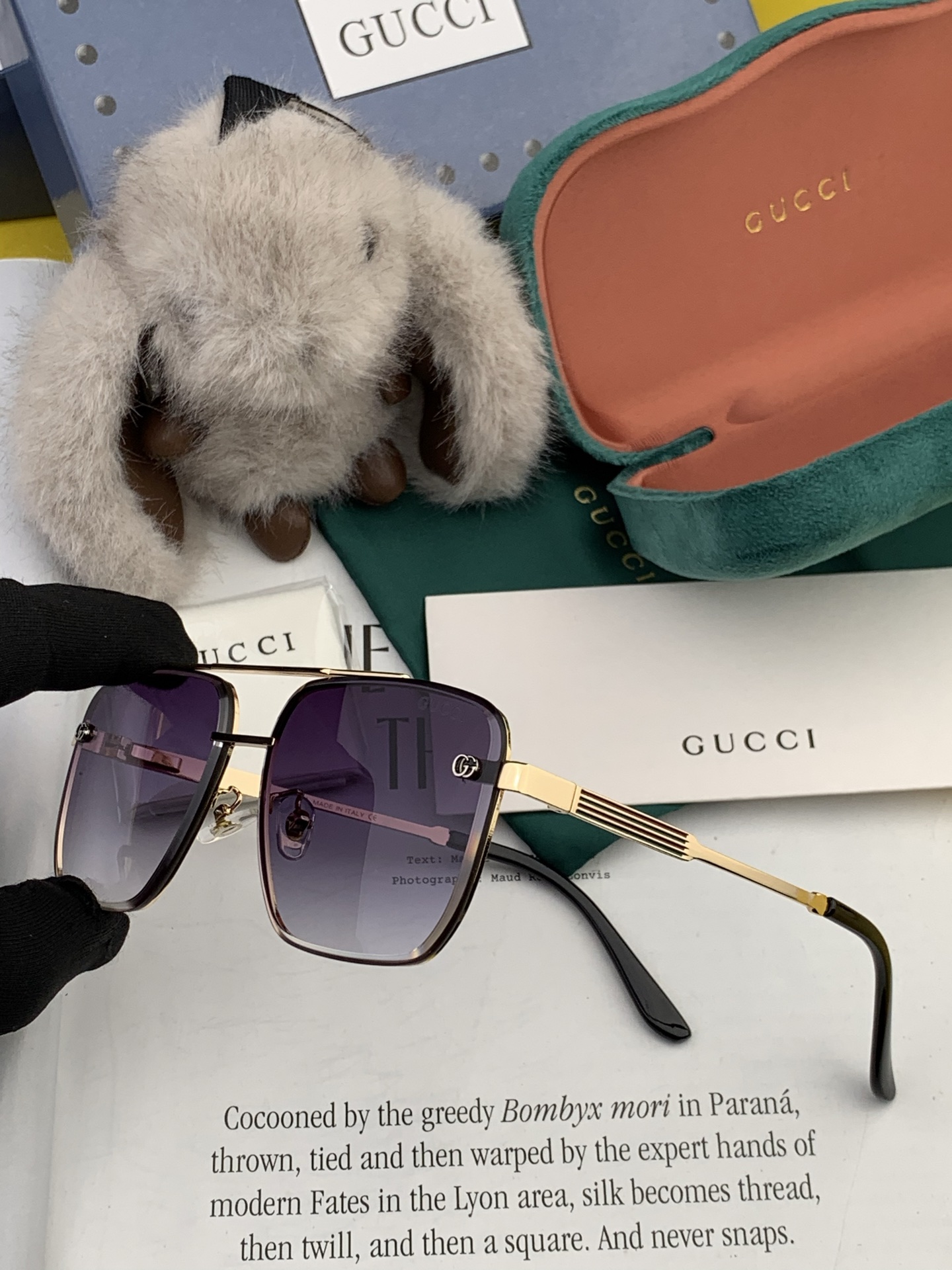   Gucci 。  高品质男女款墨镜   。蛤蟆镜 开车钓鱼都可 。百搭显瘦墨镜韩版男士飞行员大框司机