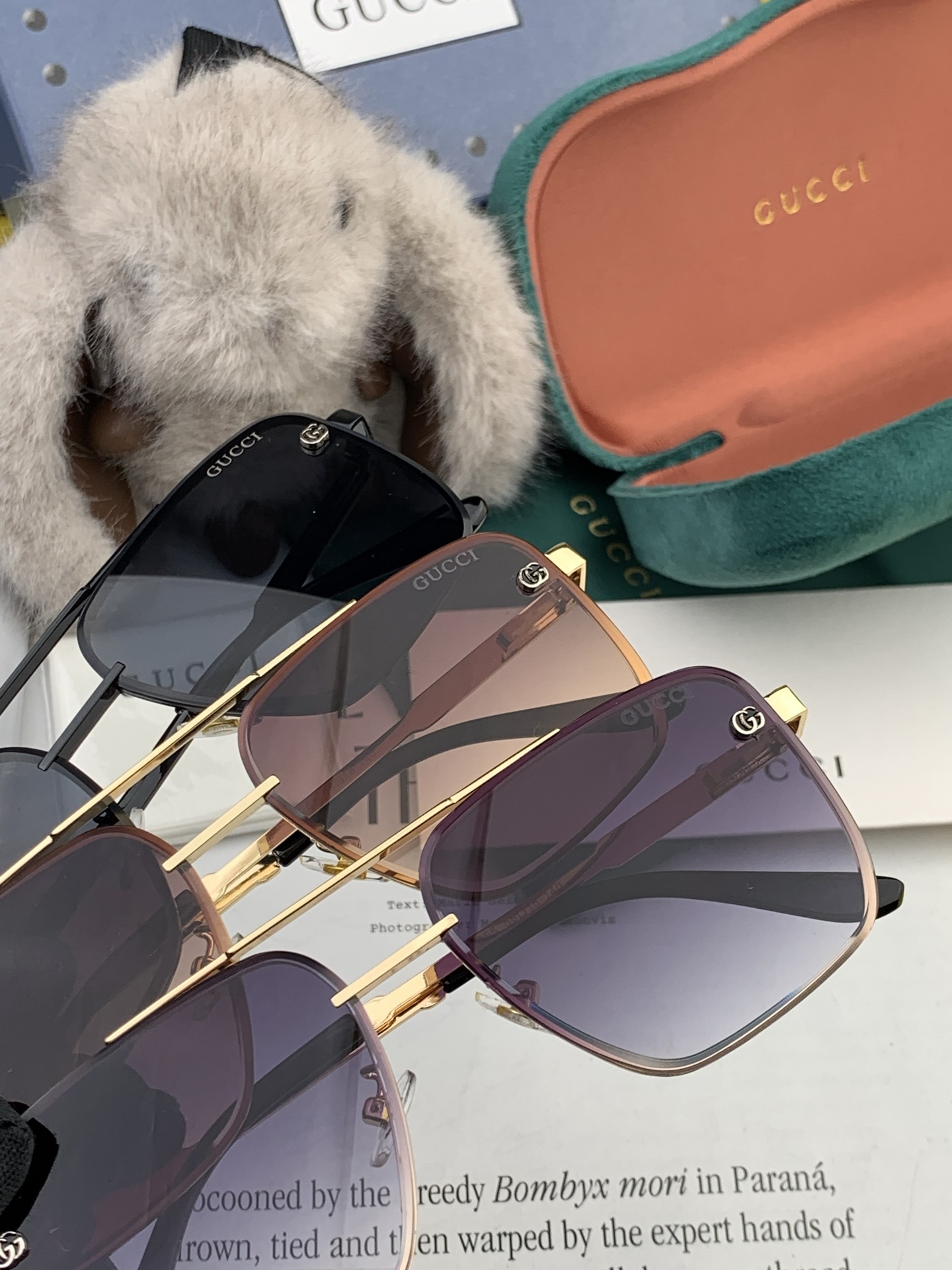   Gucci 。  高品质男女款墨镜   。蛤蟆镜 开车钓鱼都可 。百搭显瘦墨镜韩版男士飞行员大框司机