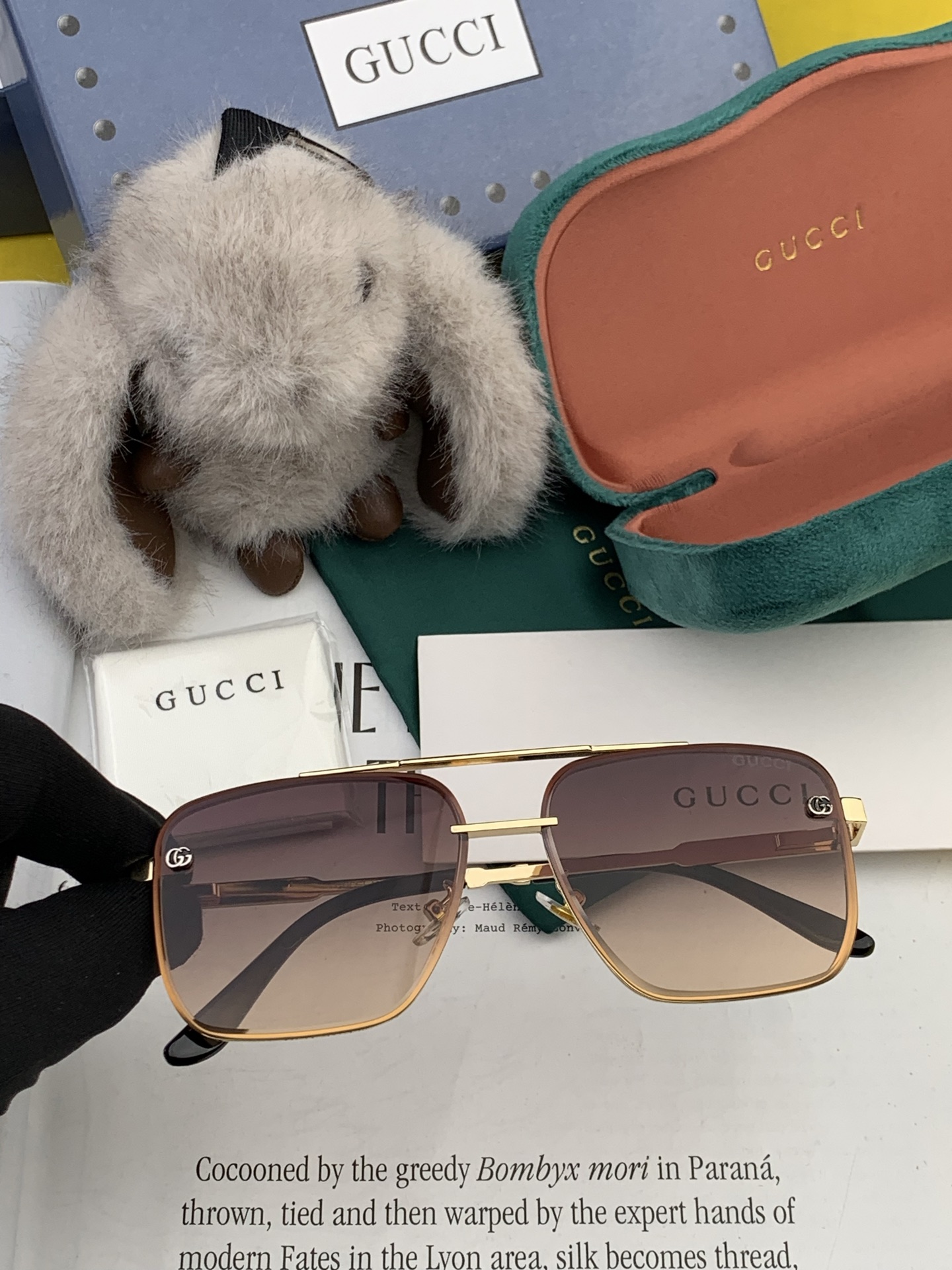   Gucci 。  高品质男女款墨镜   。蛤蟆镜 开车钓鱼都可 。百搭显瘦墨镜韩版男士飞行员大框司机