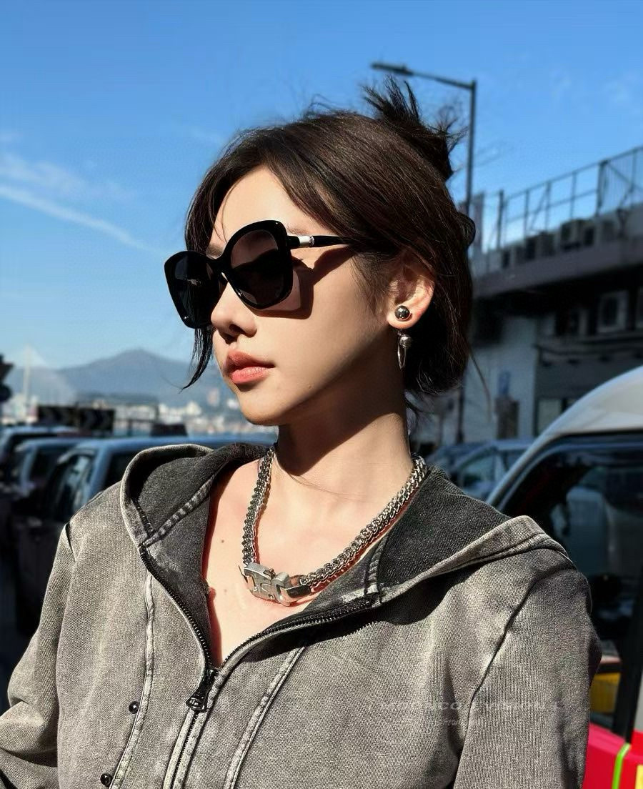   【CHANEL】香奈儿 2025新款潮流爆款 时尚方框太阳镜 佩戴舒适 网红潮款墨镜  女士高清加厚