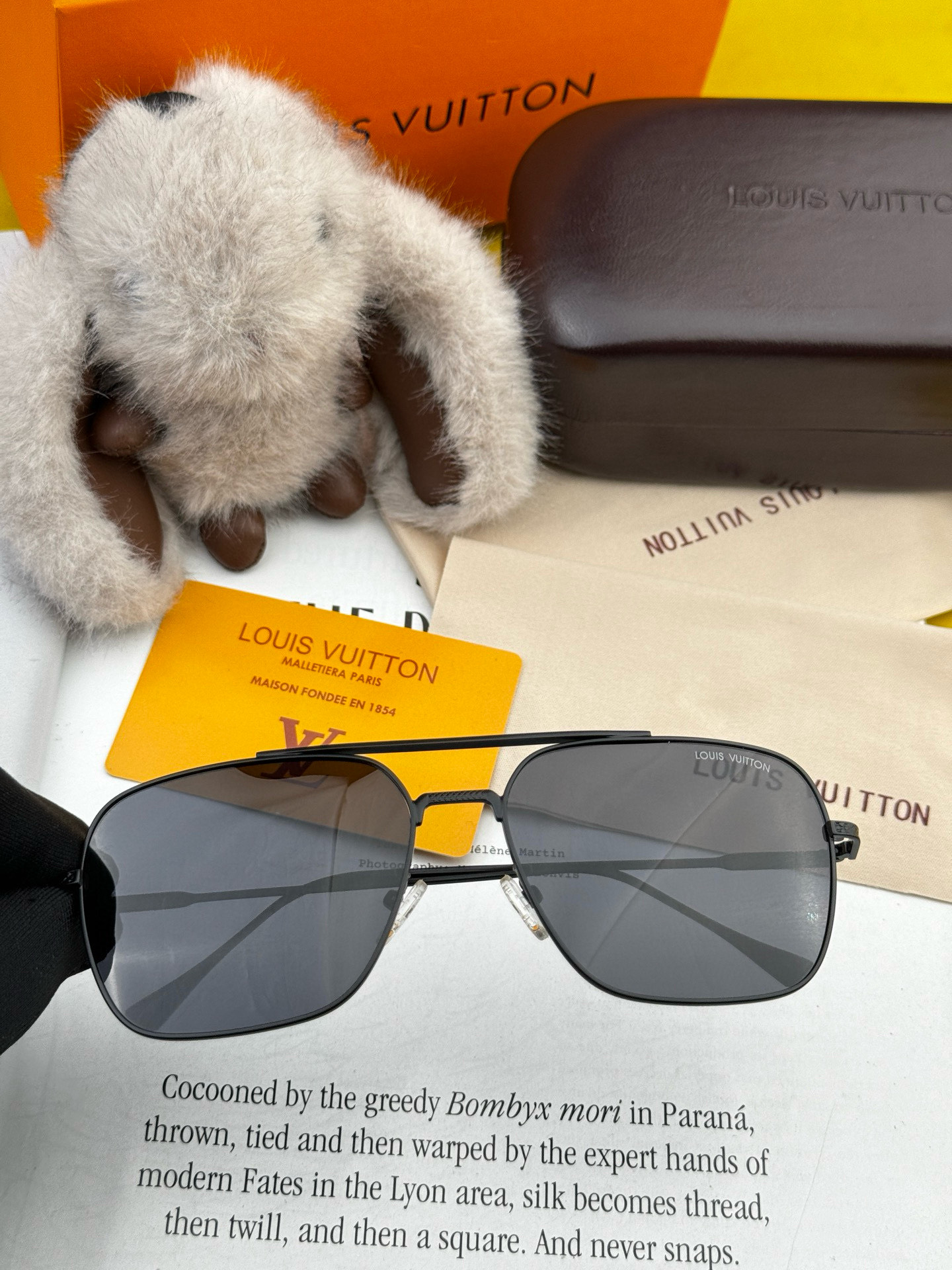  Lv 。  高品质男女款墨镜   👍 进口宝丽来偏光镜片  。蛤蟆镜 开车钓鱼都可 。百搭显瘦墨镜韩版