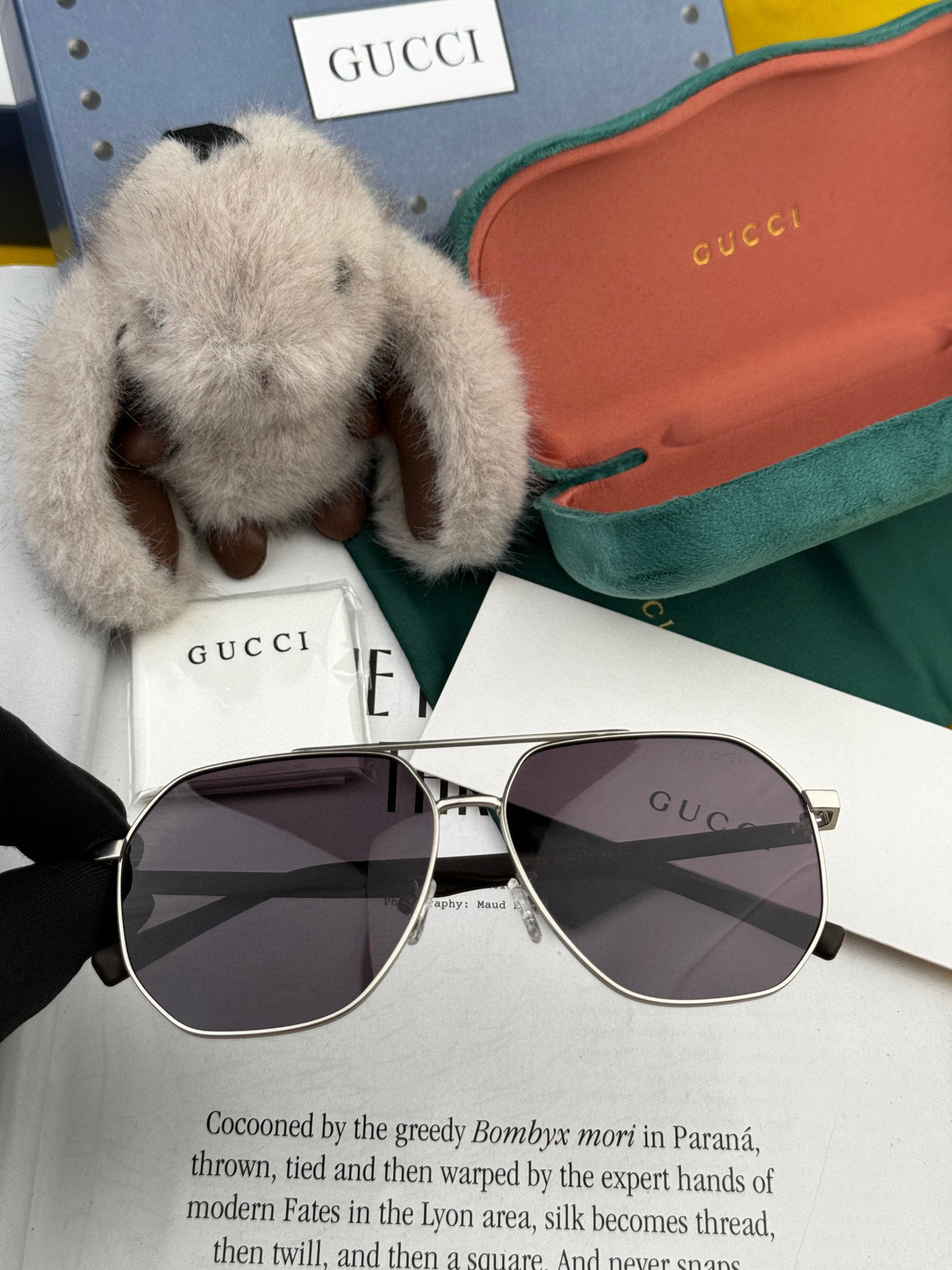   Gucci 。  高品质男女款墨镜   👍 进口宝丽来偏光镜片  。蛤蟆镜 开车钓鱼都可 。百搭显瘦