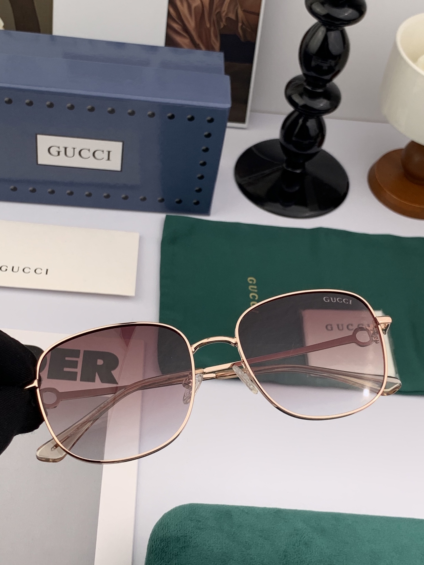  GUCCI 2025开春新款 最新款方框太阳镜 各路网红纷纷带起气场满分‼️ 俏皮甜美.上脸效果更佳.