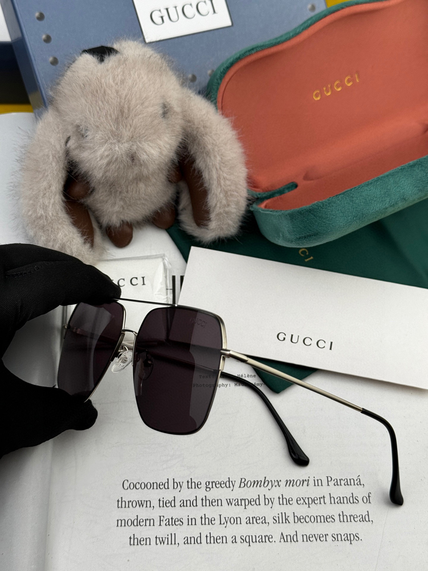        GUCCI 男款炫彩飞行员偏光太阳镜 ❤️材质：高清尼龙加厚卡槽高清偏光镜片 🌹无边框镜架