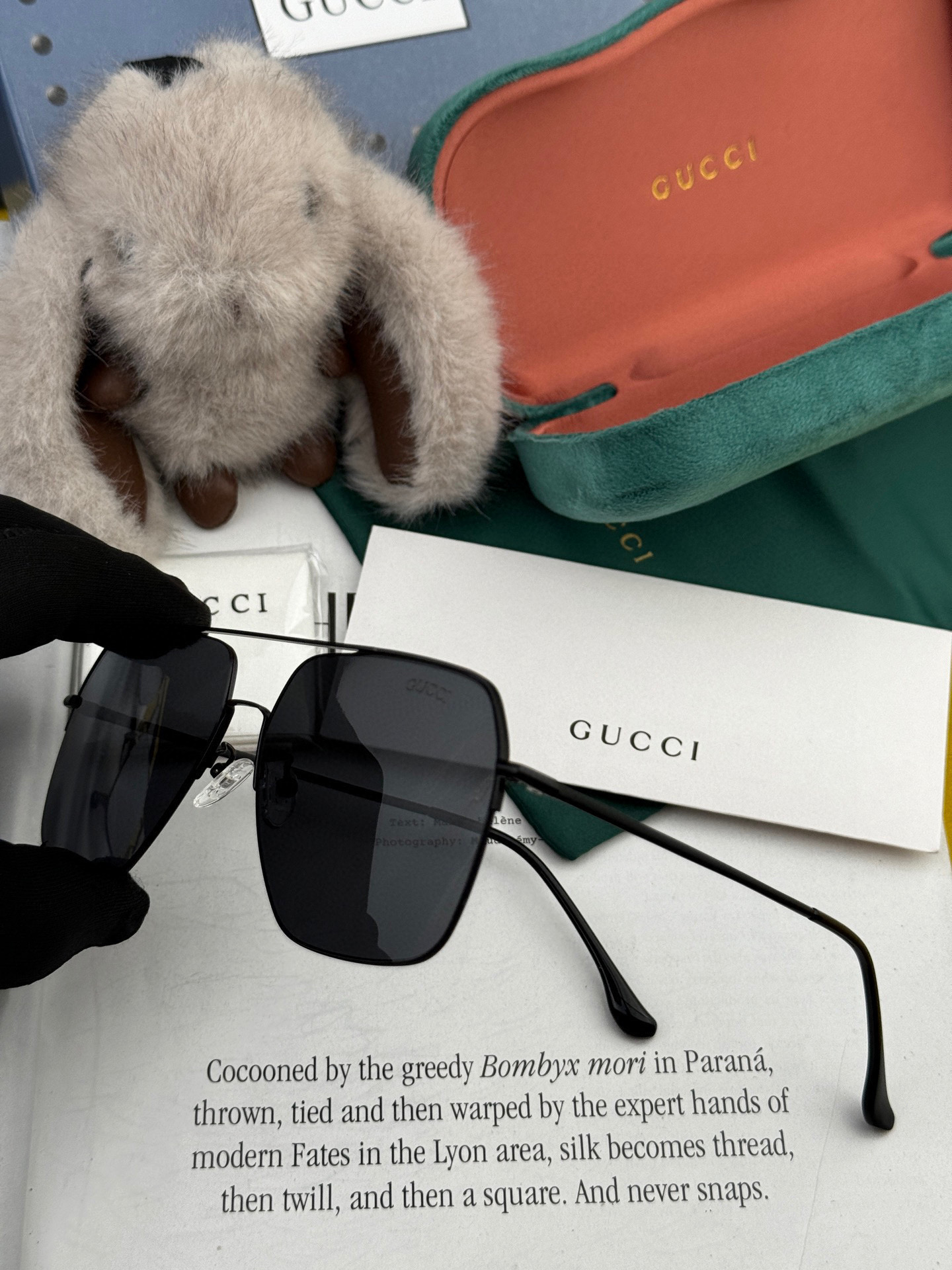        GUCCI 男款炫彩飞行员偏光太阳镜 ❤️材质：高清尼龙加厚卡槽高清偏光镜片 🌹无边框镜架