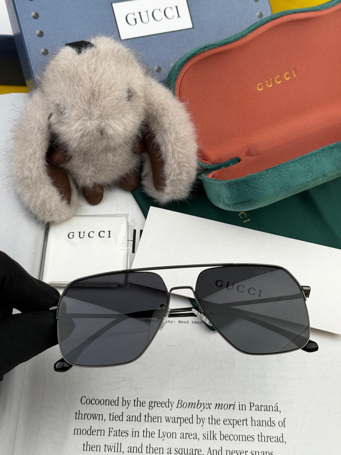        GUCCI 男款炫彩飞行员偏光太阳镜 ❤️材质：高清尼龙加厚卡槽高清偏光镜片 🌹无边框镜架