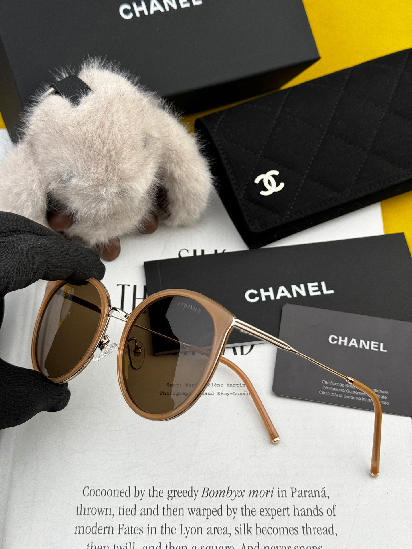    新品CHANEL 香奈儿太阳镜以独特魅力和前卫风格诠释春夏最新眼镜，质感超好佩带舒适 型号：CH6