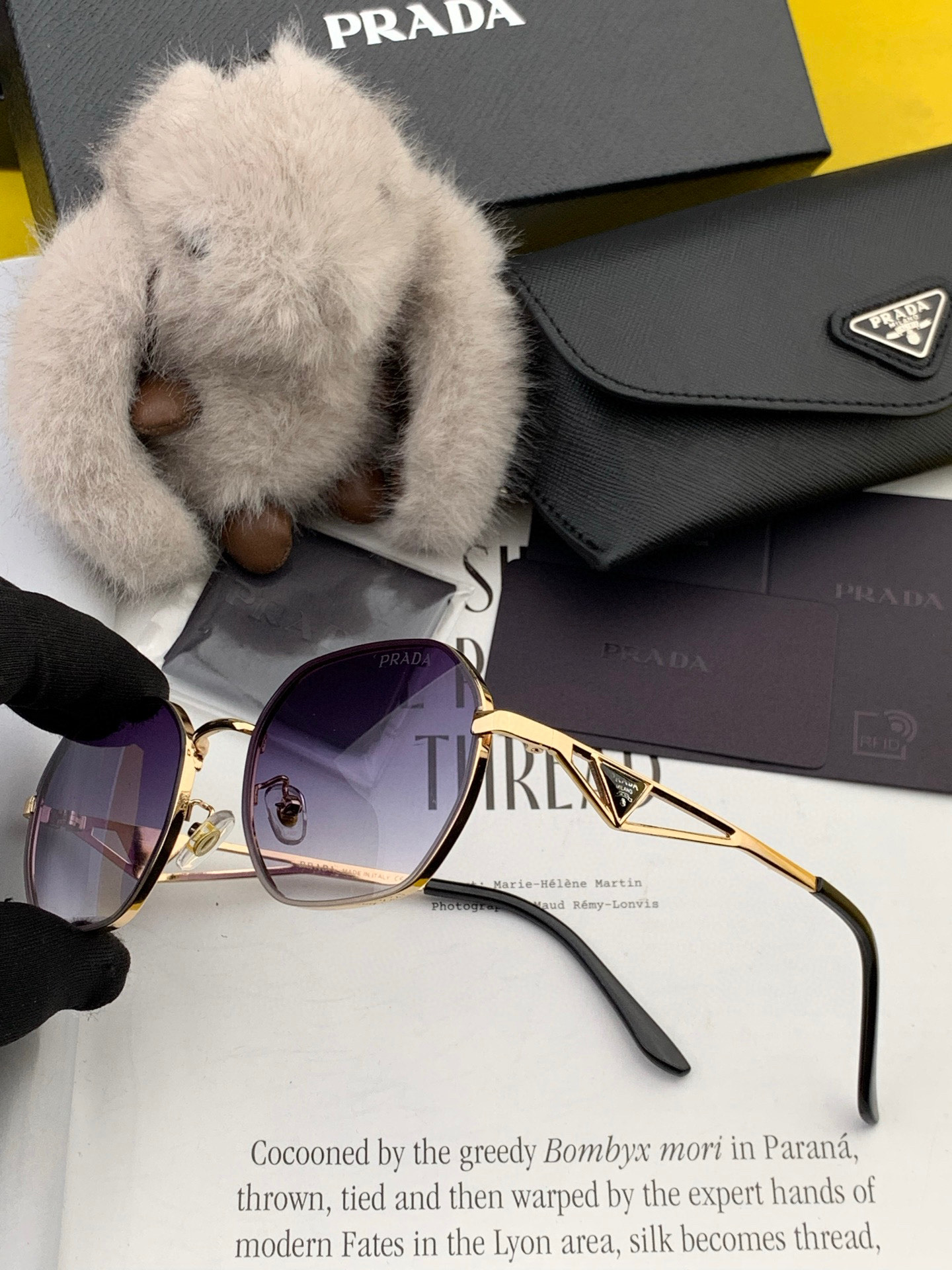 【PRADA】普拉达2025新款太阳眼镜 界级大师制造..最新 高档 潮流🐚🐚时尚百搭🌪🌪男款百搭瘦脸太