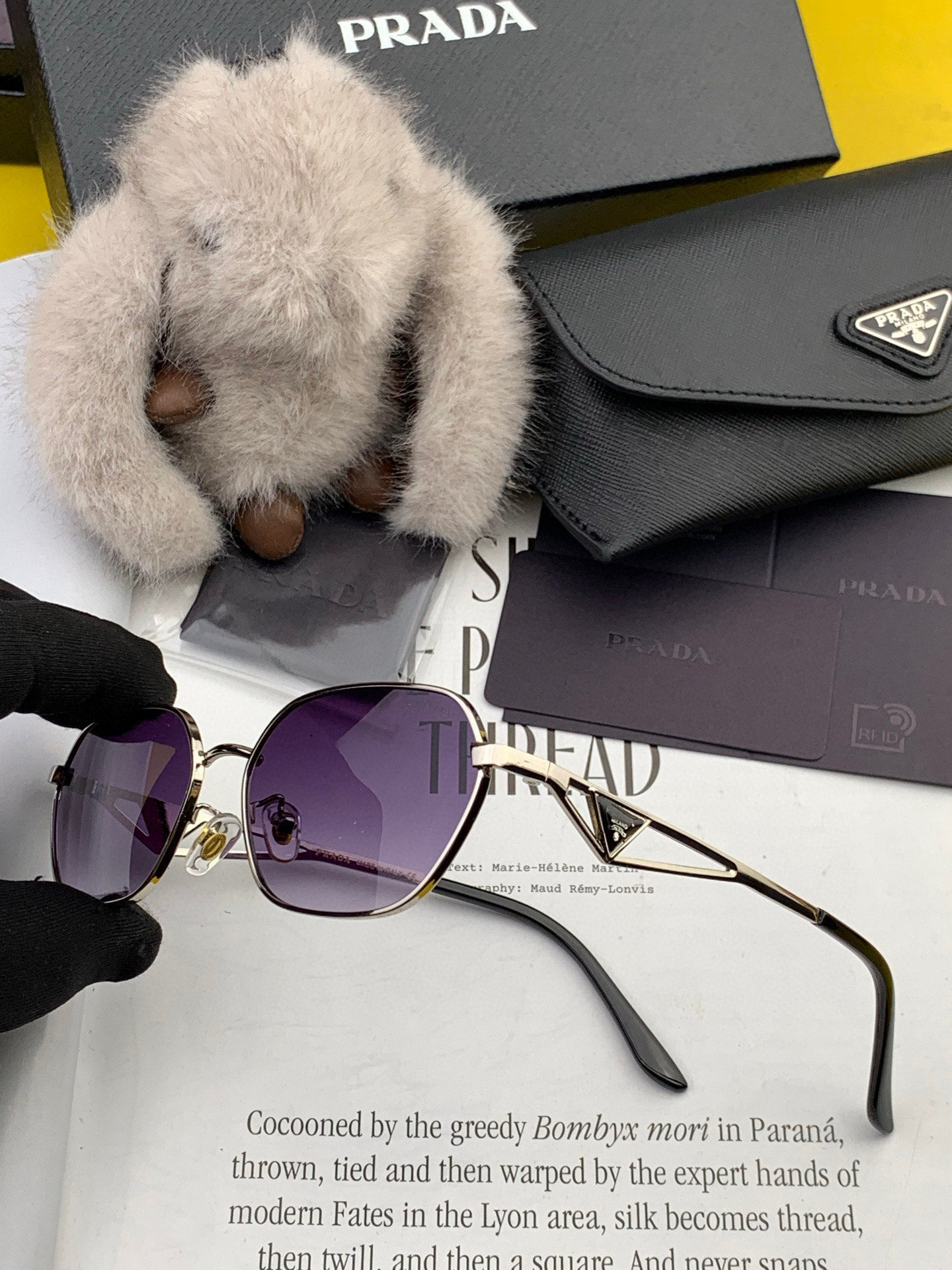 【PRADA】普拉达 2025新款太阳眼镜 界级大师制造..最新 高档 潮流🐚🐚时尚百搭🌪🌪男款百搭瘦脸