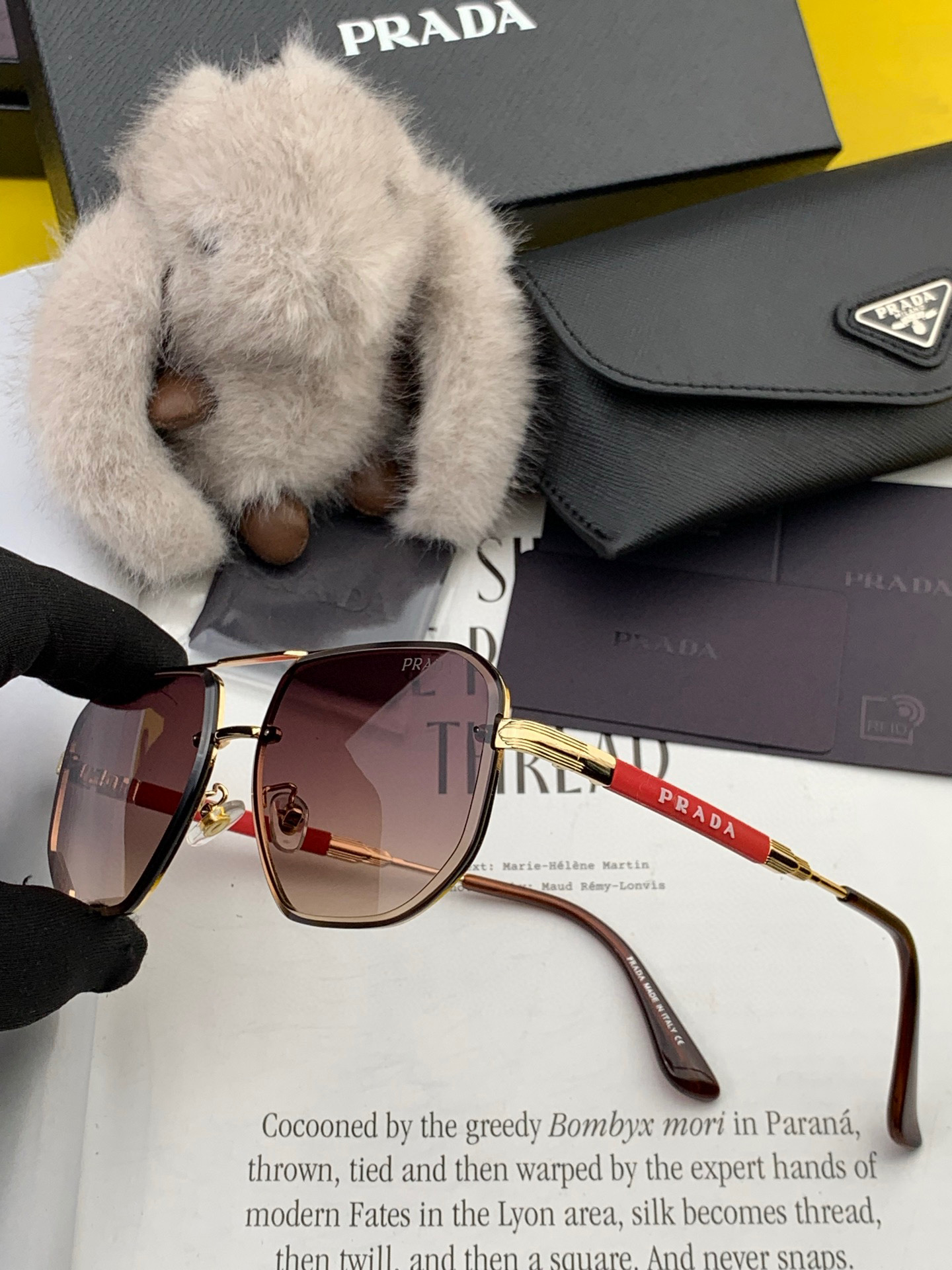 【PRADA】普拉达 2025新款太阳眼镜 界级大师制造..最新 高档 潮流🐚🐚时尚百搭🌪🌪男款百搭瘦脸