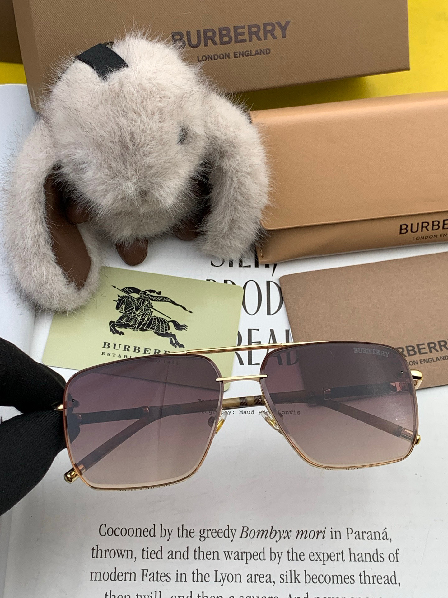   BURBERRY 巴宝莉 男士太阳眼镜 🕶🕶正版蛤蟆 太阳镜💋💋👣👣  高品质 不挑脸 火的狠 🍁🍁