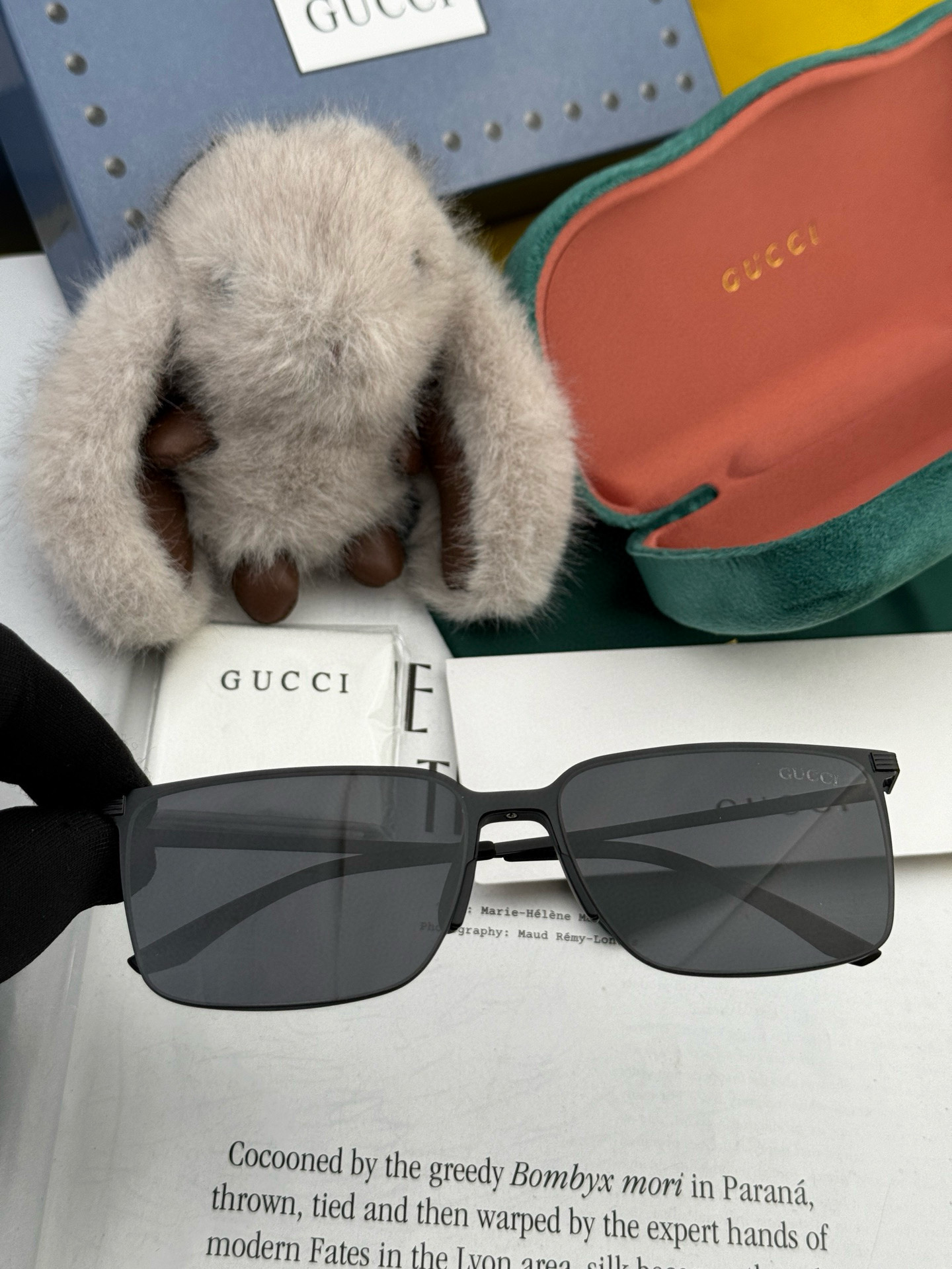         GUCCI 男款炫彩飞行员偏光太阳镜 ❤️材质：高清尼龙加厚卡槽高清偏光镜片 🌹无边框镜