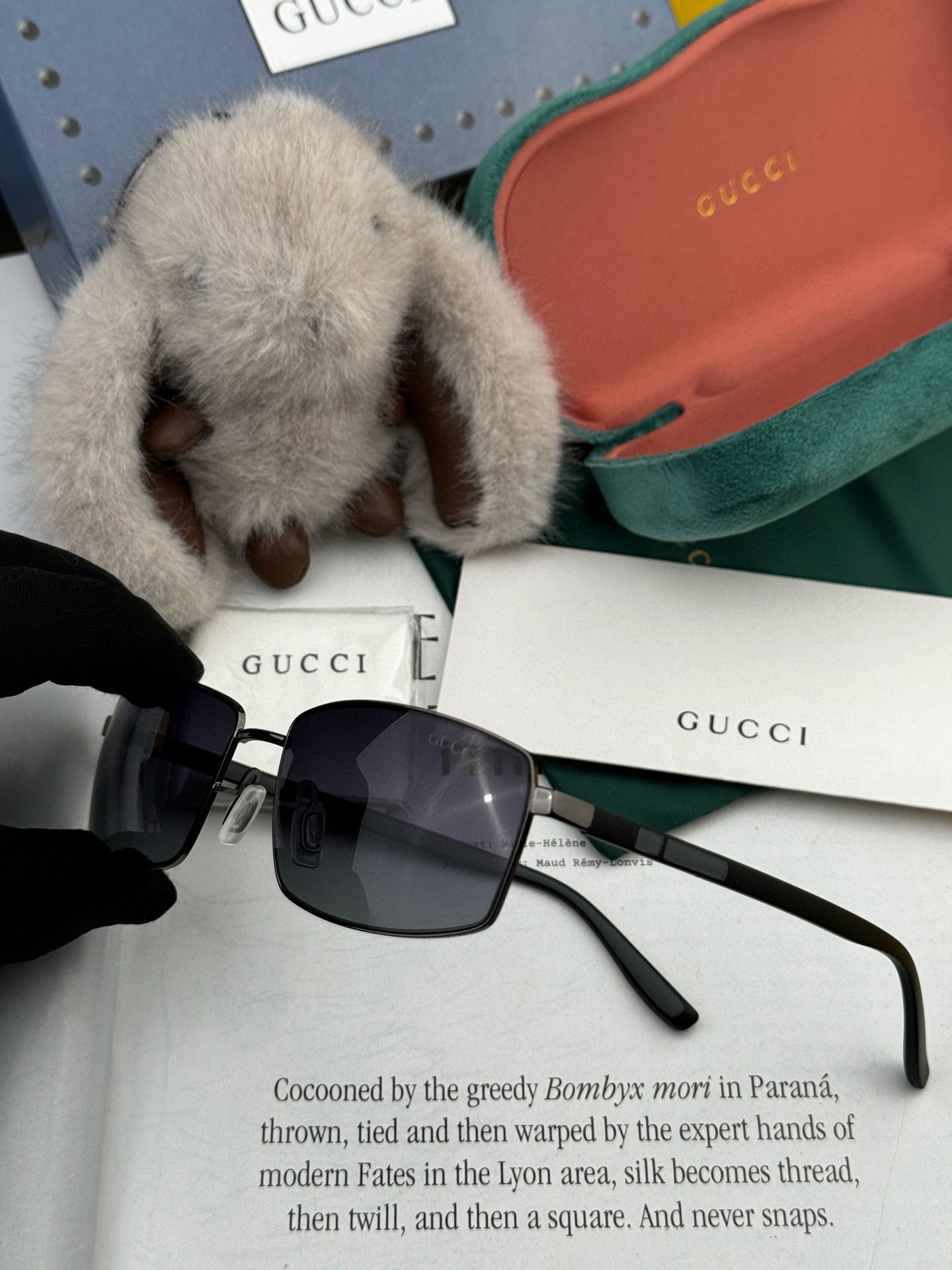         GUCCI 男款炫彩飞行员偏光太阳镜 ❤️材质：高清尼龙加厚卡槽高清偏光镜片 🌹无边框镜