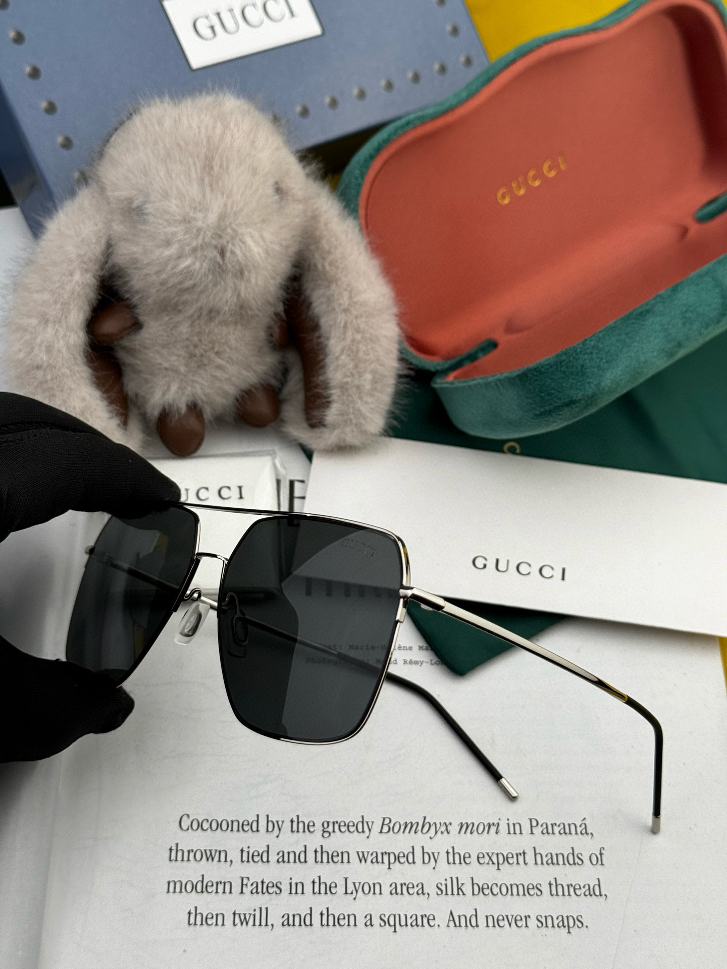         GUCCI 男款炫彩飞行员偏光太阳镜 ❤️材质：高清尼龙加厚卡槽高清偏光镜片 🌹无边框镜