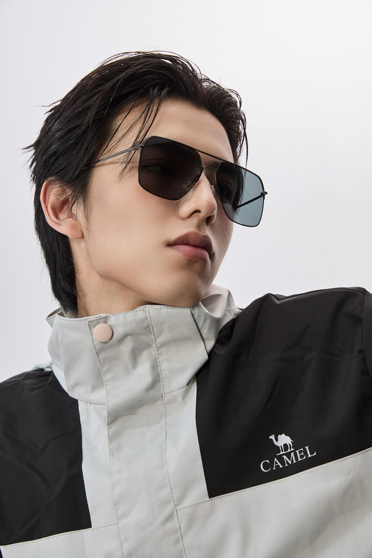         GUCCI 男款炫彩飞行员偏光太阳镜 ❤️材质：高清尼龙加厚卡槽高清偏光镜片 🌹无边框镜