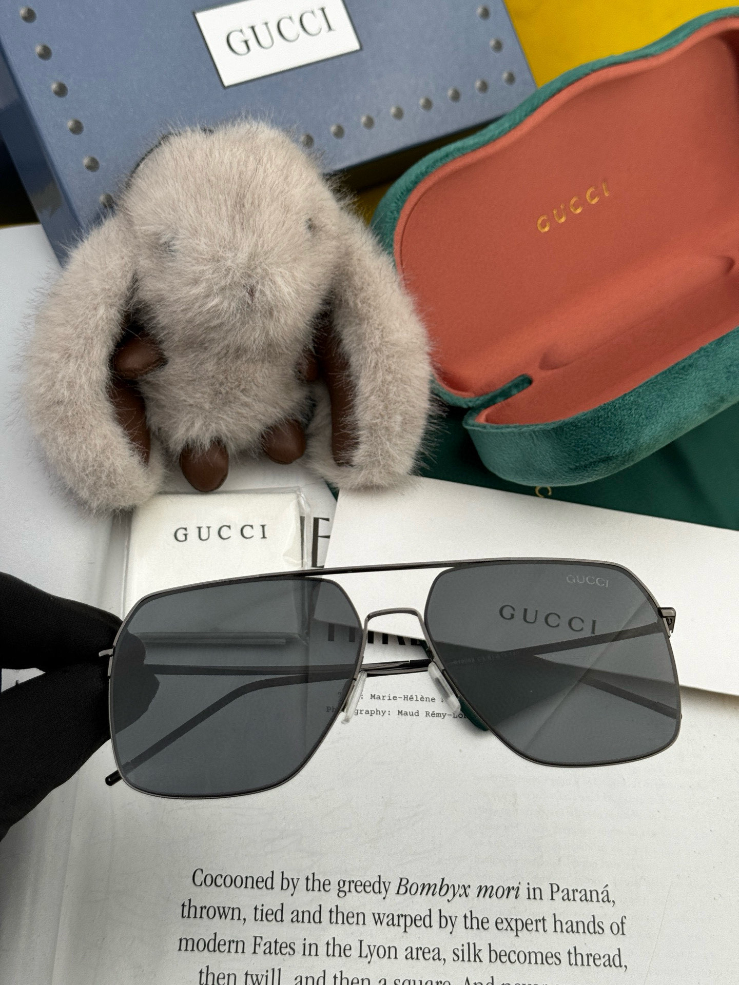         GUCCI 男款炫彩飞行员偏光太阳镜 ❤️材质：高清尼龙加厚卡槽高清偏光镜片 🌹无边框镜