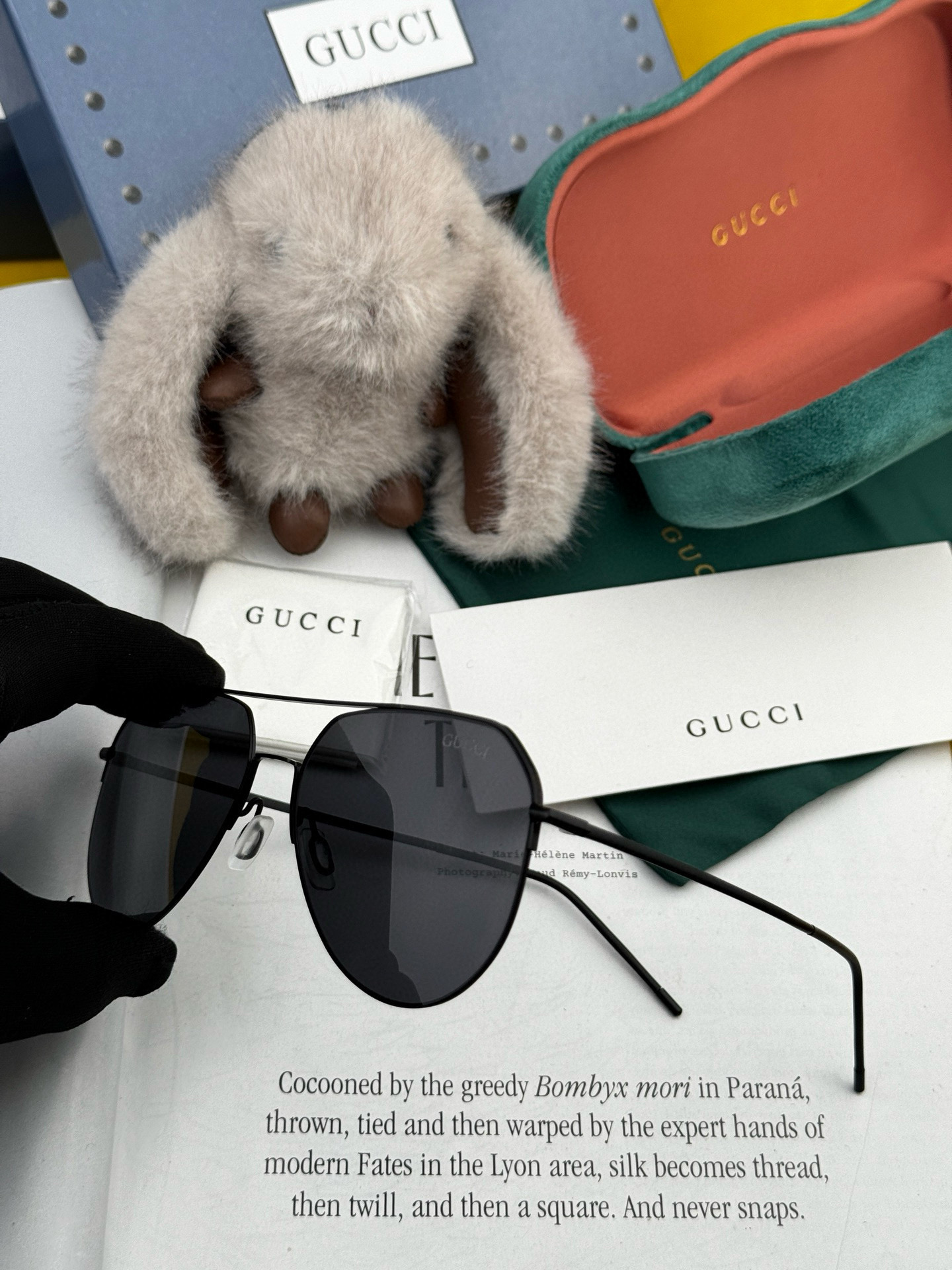         GUCCI 男款炫彩飞行员偏光太阳镜 ❤️材质：高清尼龙加厚卡槽高清偏光镜片 🌹无边框镜